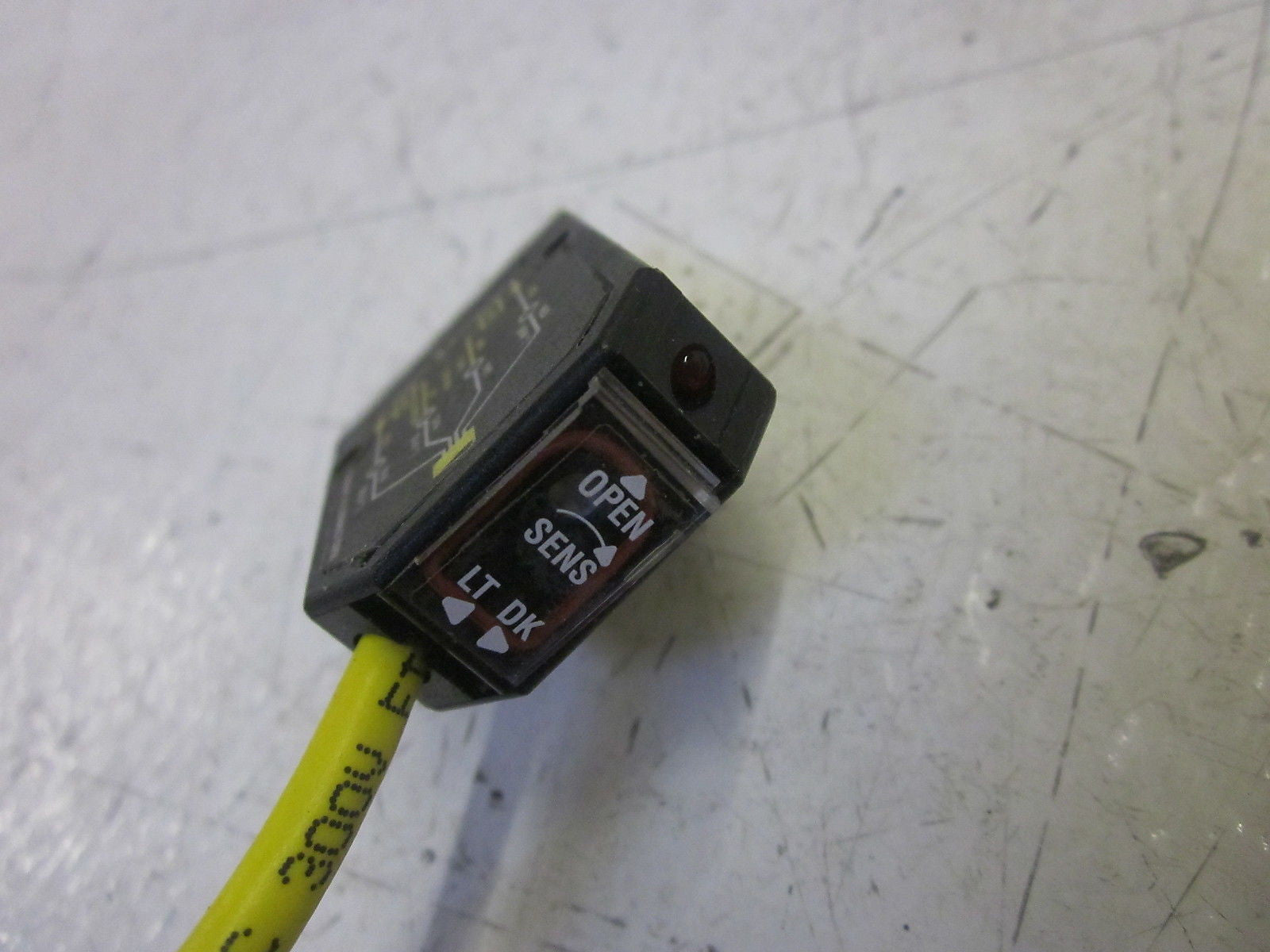 TRI-TRONICS MITY-EYE MDIC PHOTOELECTRIC SENSOR  *USED*