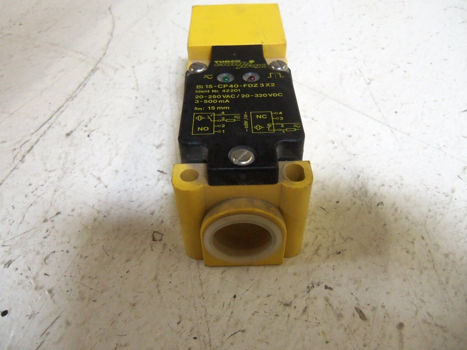 TURCK Bi15-CP40-FDZ3X2 PROXIMITY SENSOR *NEW NO BOX*