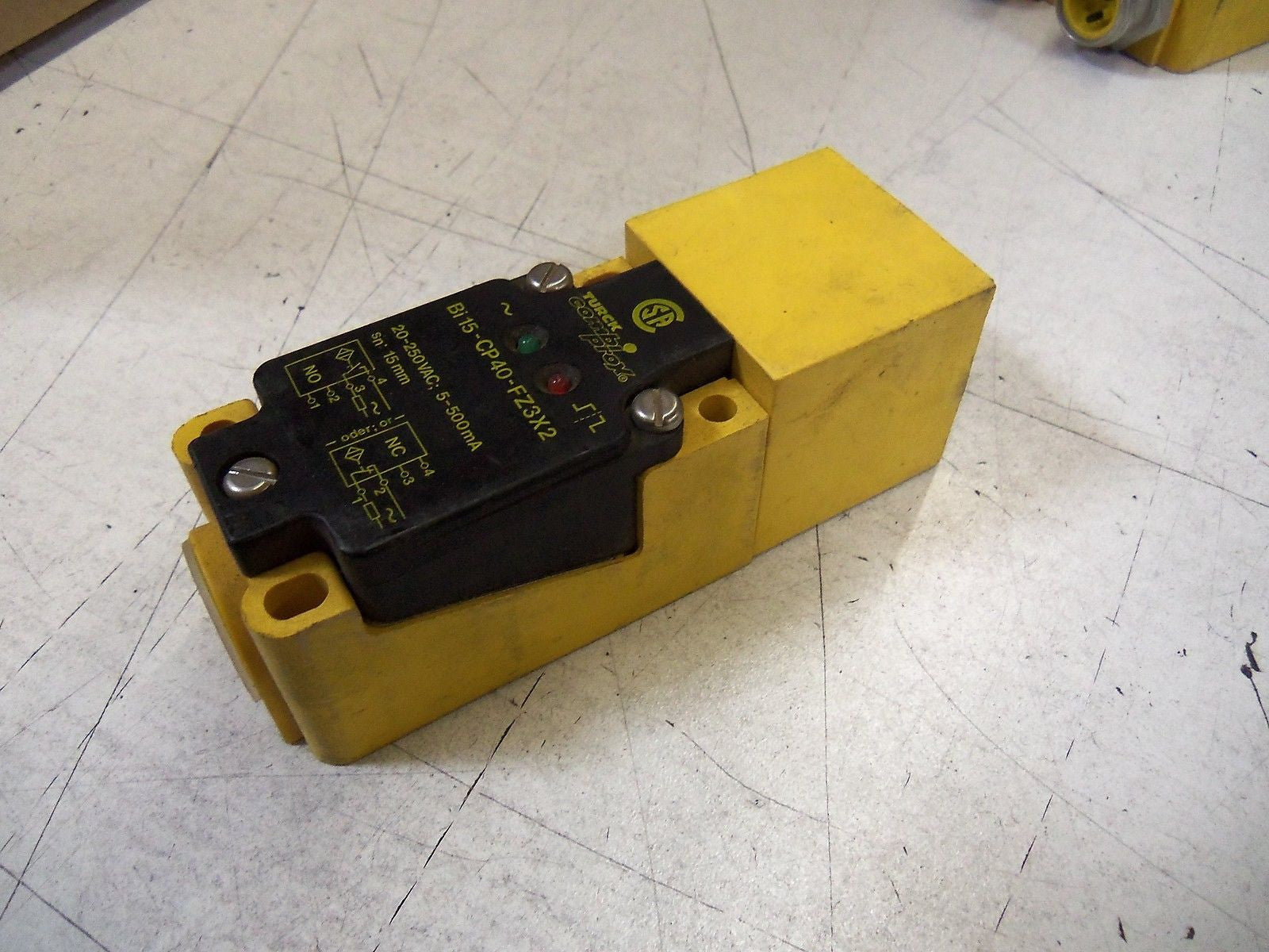 TURCK Bi15-CP40-FZ3X2 PROXIMITY SENSOR *USED*