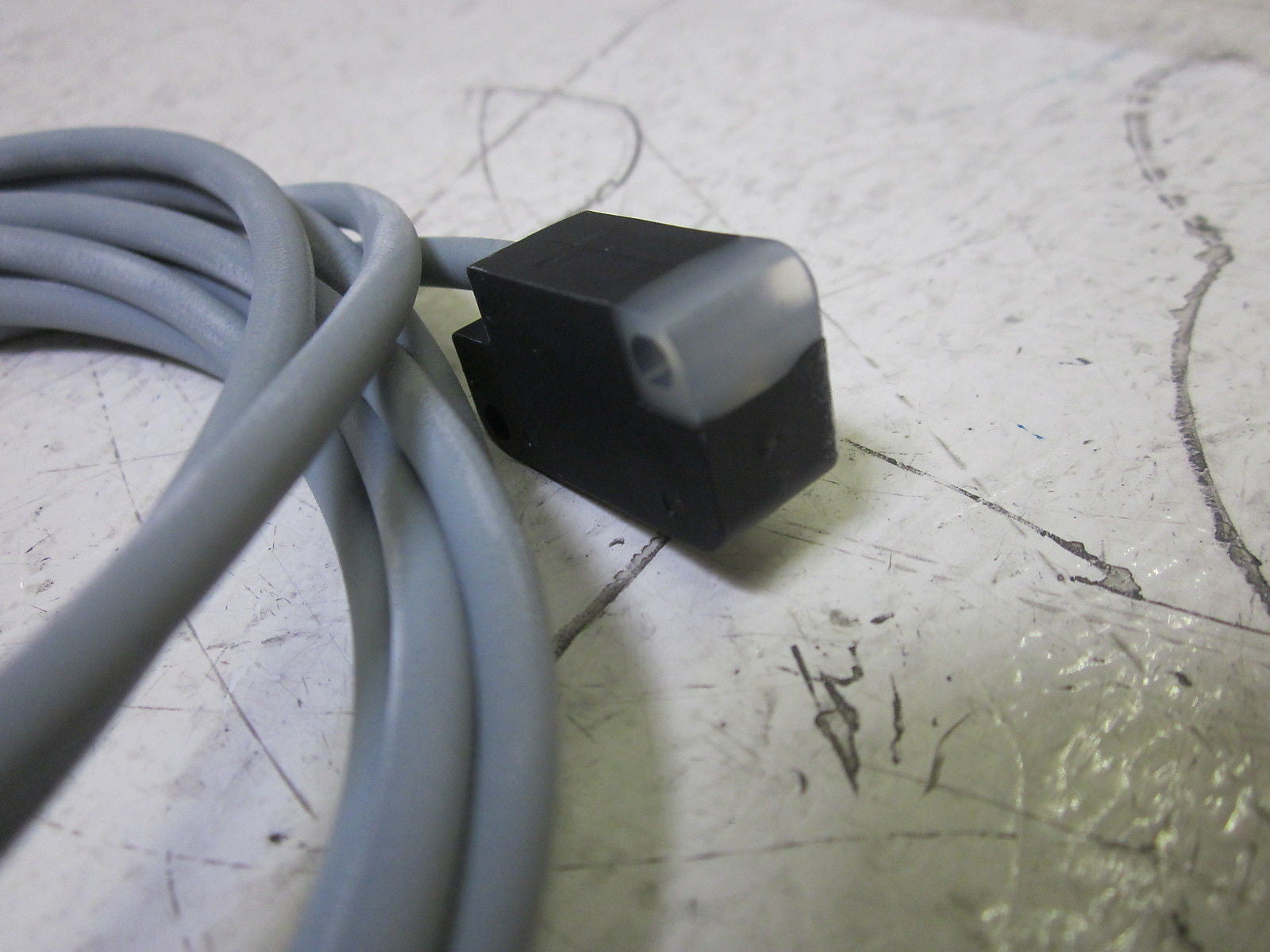 TURCK BI2-Q10S-AZ31X PROXIMITY SENSOR 250VAC *NEW IN A FACTORY BAG*