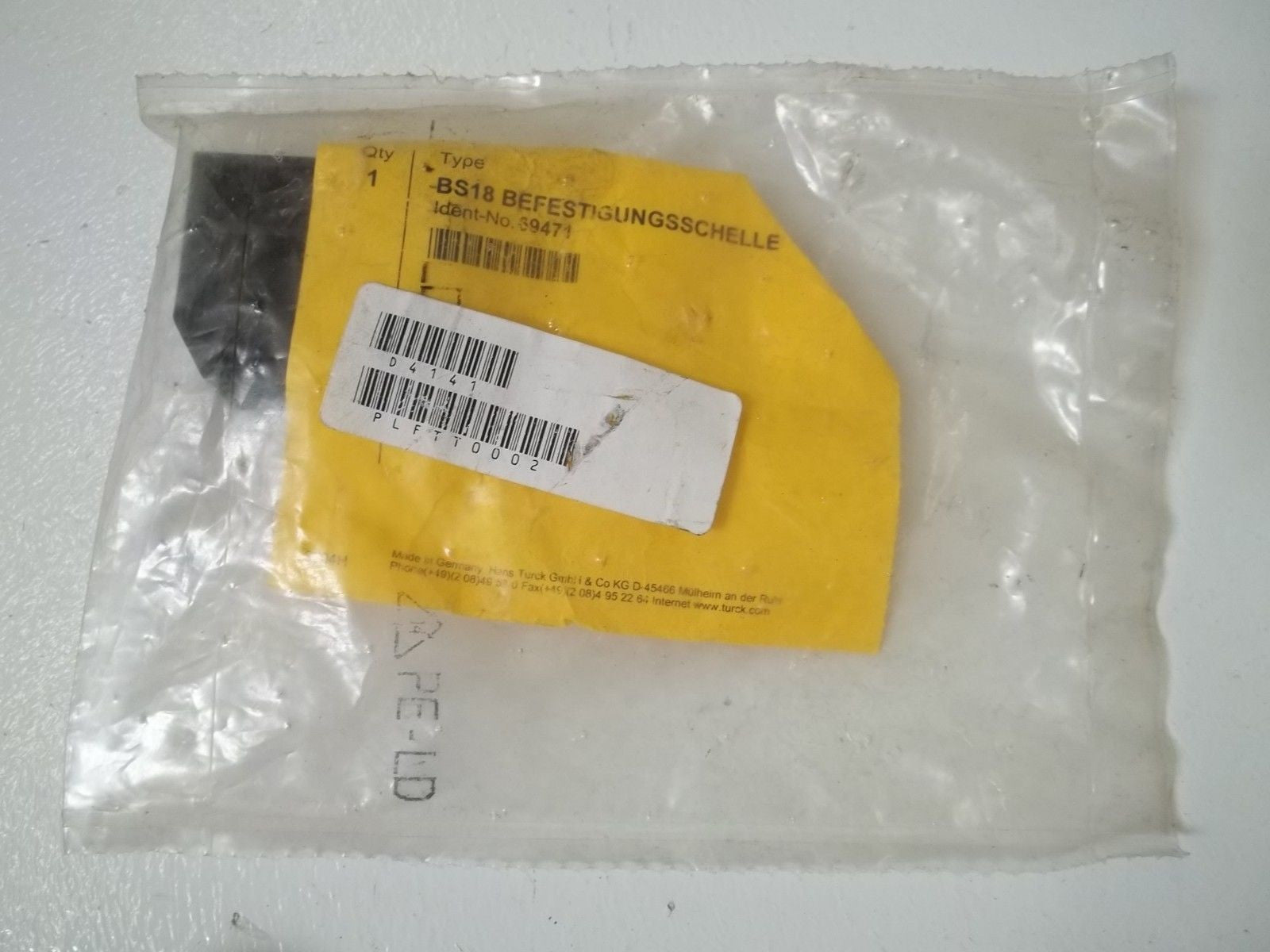 TURCK BS18 MOUNTING CLAMP FOR PROXIMITY SENSOR  *NEW IN A FACTORY BAG*