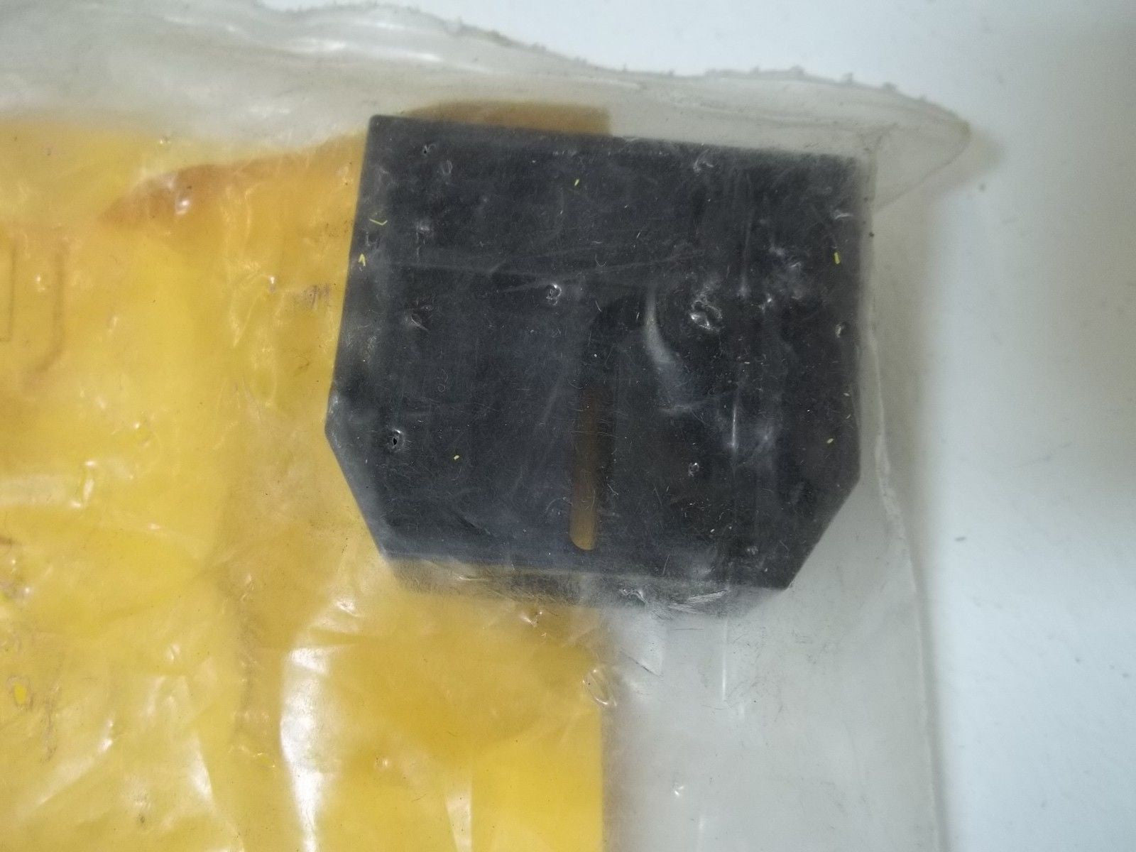 TURCK BS18 MOUNTING CLAMP FOR PROXIMITY SENSOR  *NEW IN A FACTORY BAG*