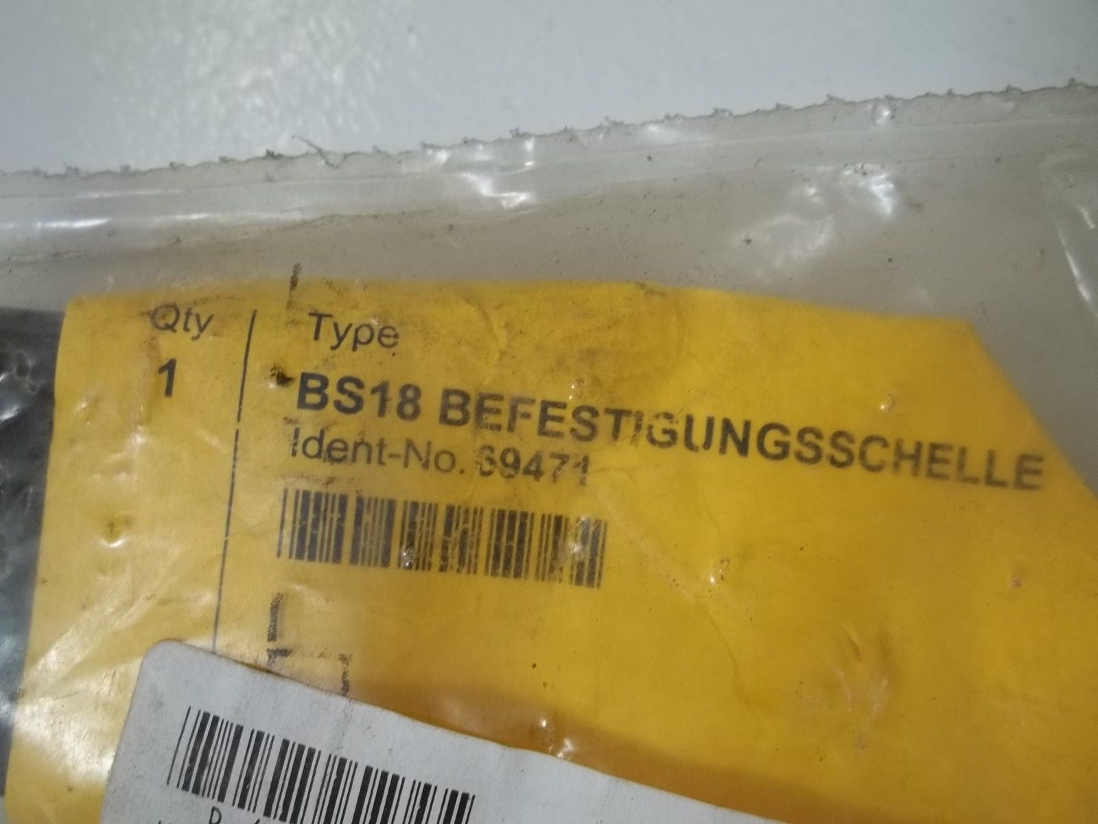TURCK BS18 MOUNTING CLAMP FOR PROXIMITY SENSOR  *NEW IN A FACTORY BAG*