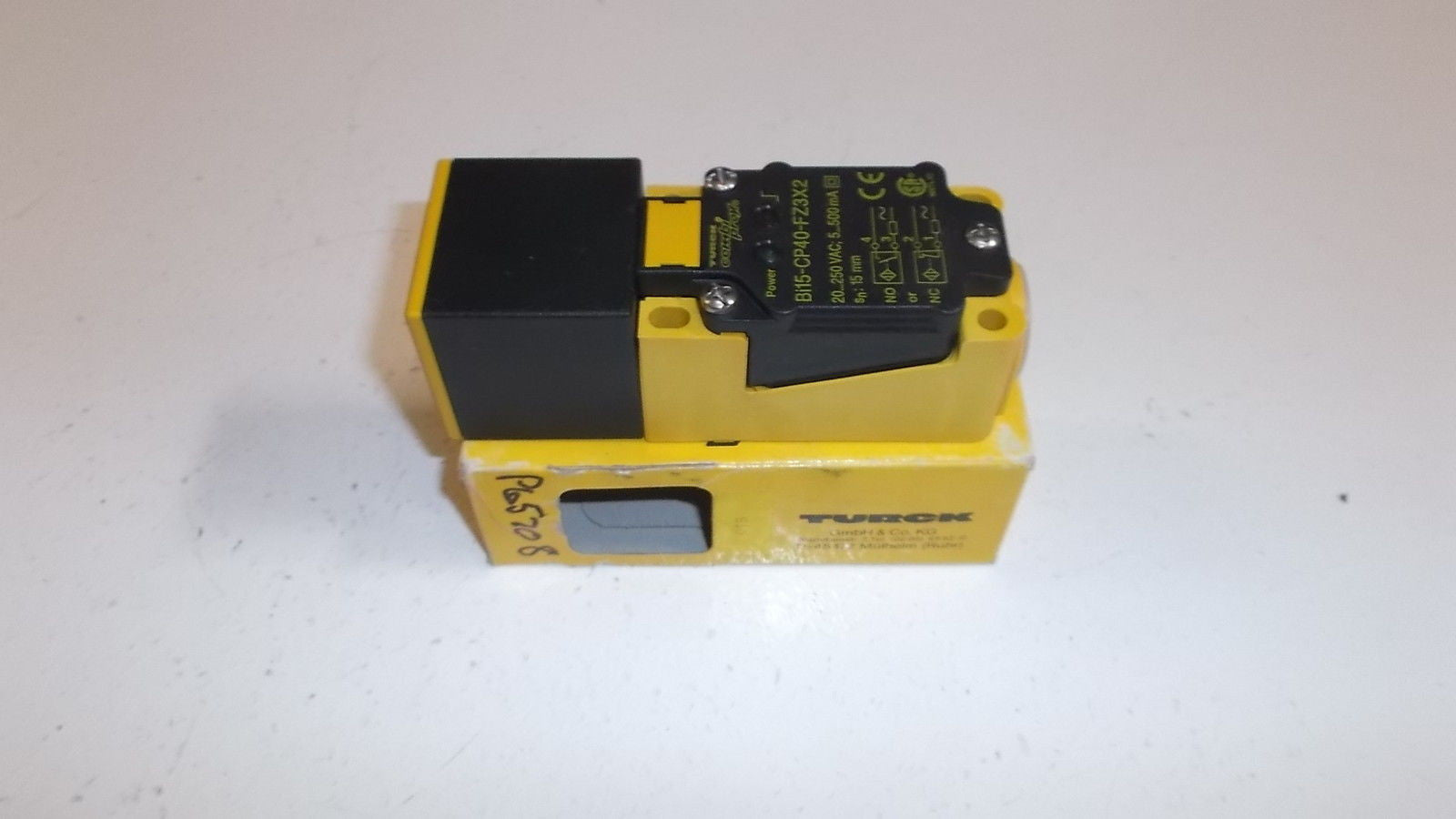 TURCK PROXIMITY SWITCH  BI15-CP40-FZ3X2 *NEW IN BOX*