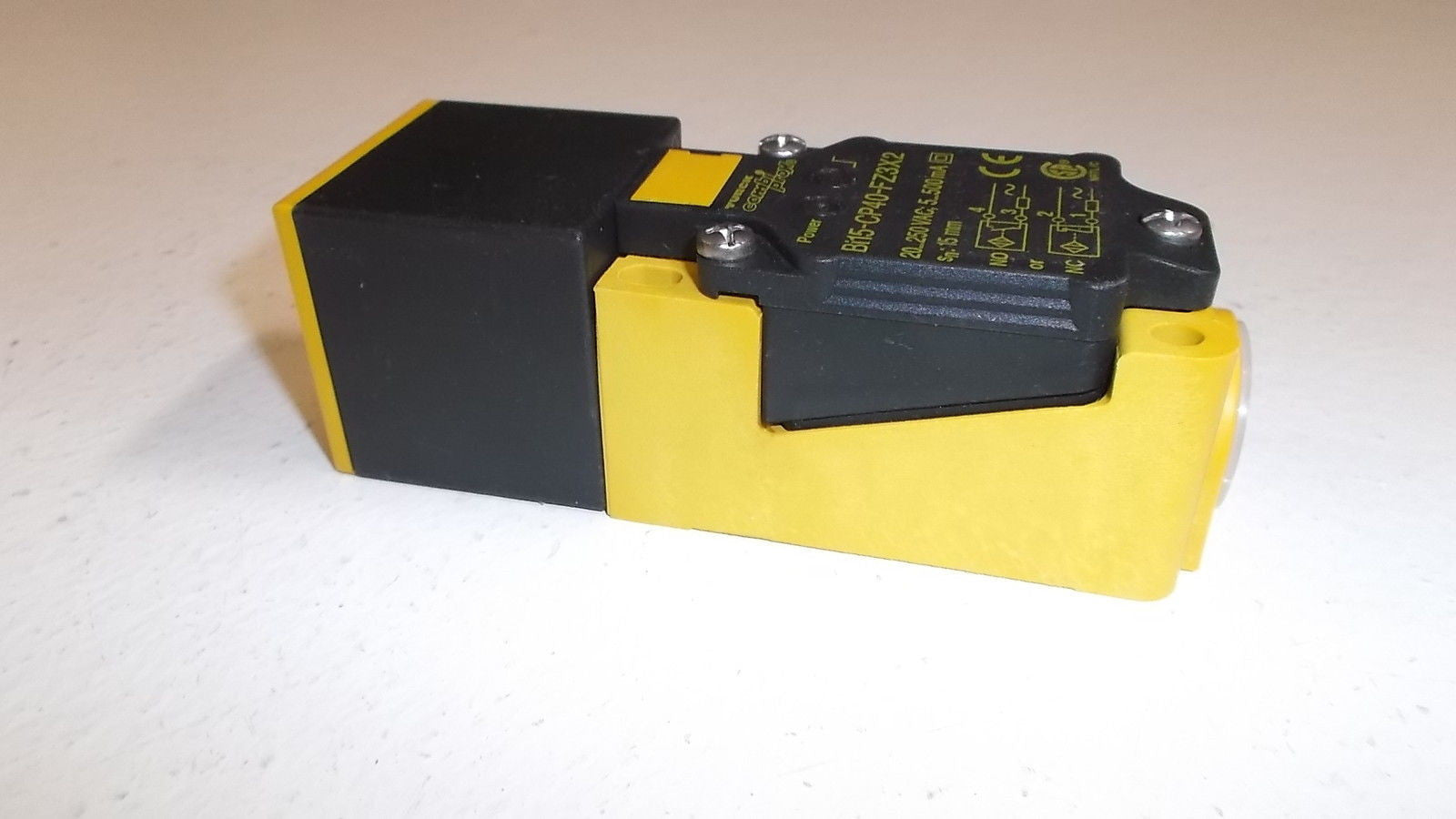 TURCK PROXIMITY SWITCH  BI15-CP40-FZ3X2 *NEW IN BOX*