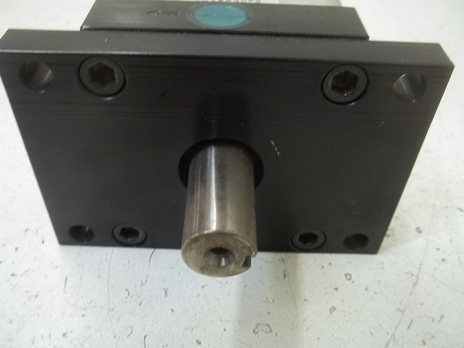 TURN-ACT 121-1S1-100-400 ROTARY ACTUATOR *NEW NO BOX*