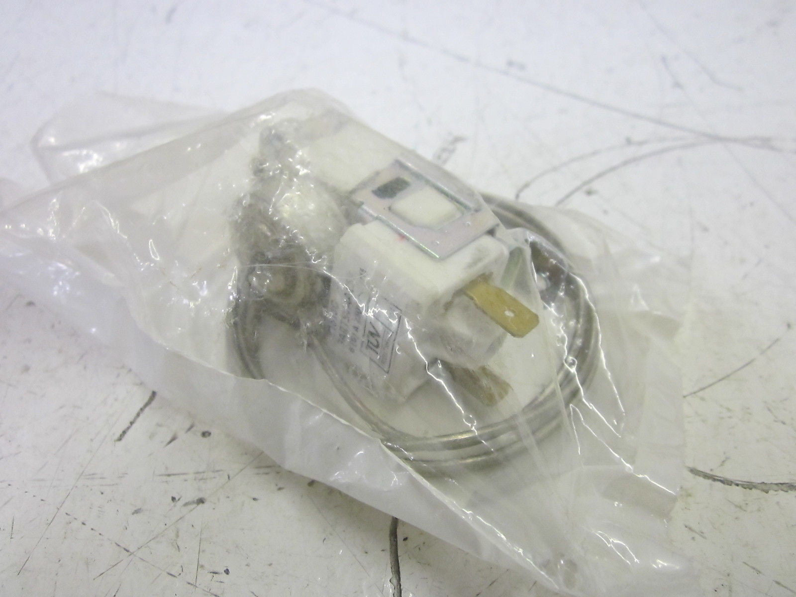 TUV PRODUCT SERVICE 31513C TEMPERATURE CONTROL 250V *NEW IN A BAG*