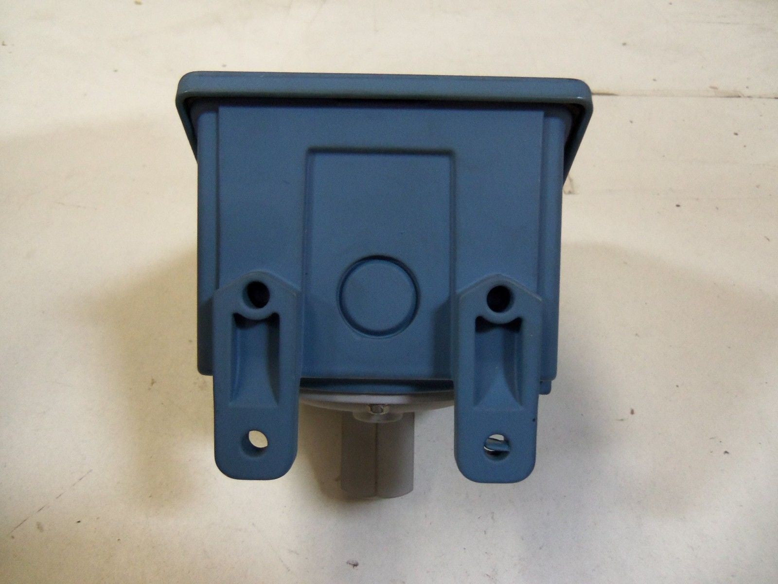 UE CONTROLS CO. PRESSURE SWITCH J400-452-9518 *NEW NO BOX*