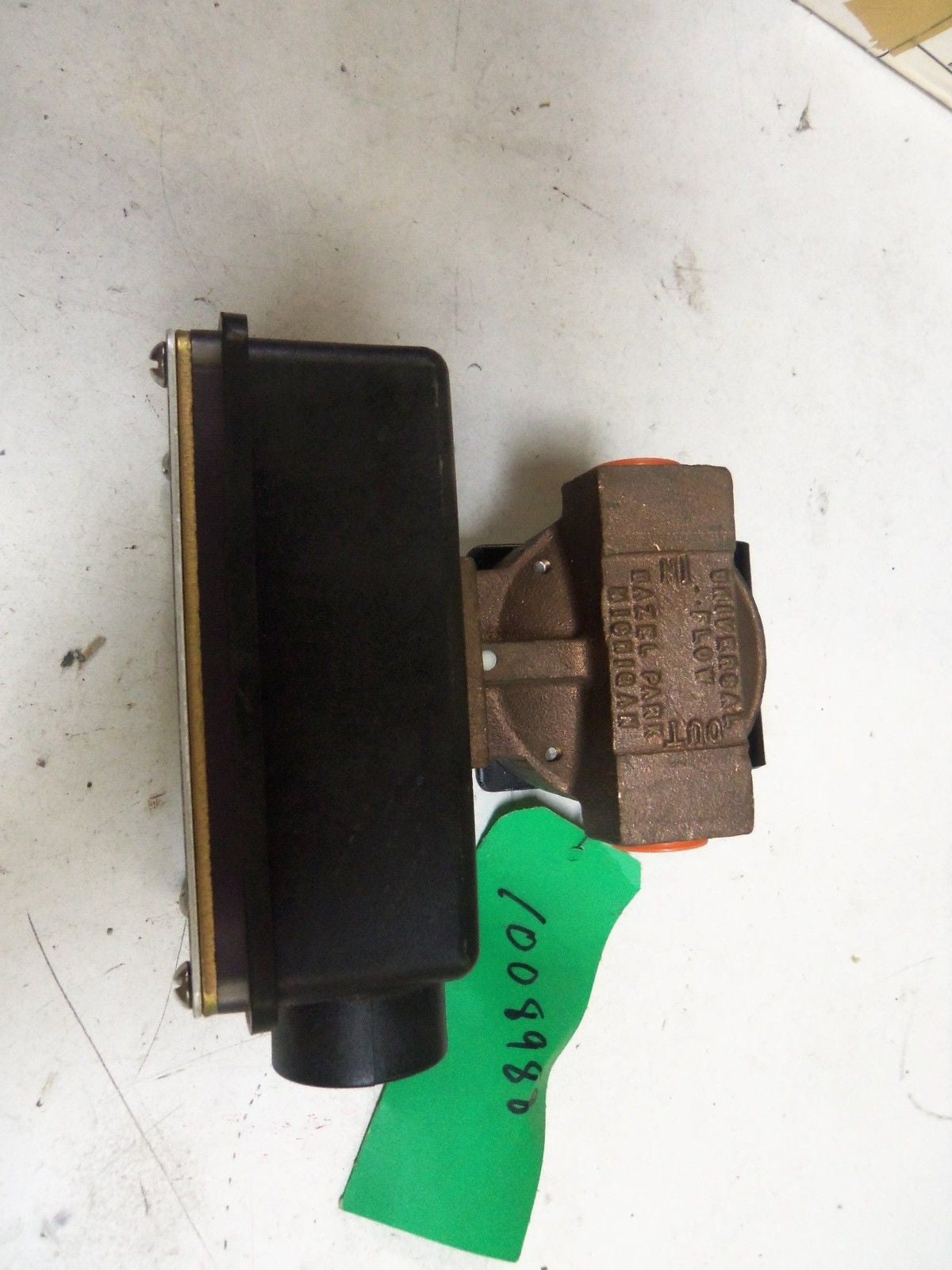 UFM SN-BSB5GLM-4-32V1.0-A1WD-C-F FLOW METER *NEW NO BOX*