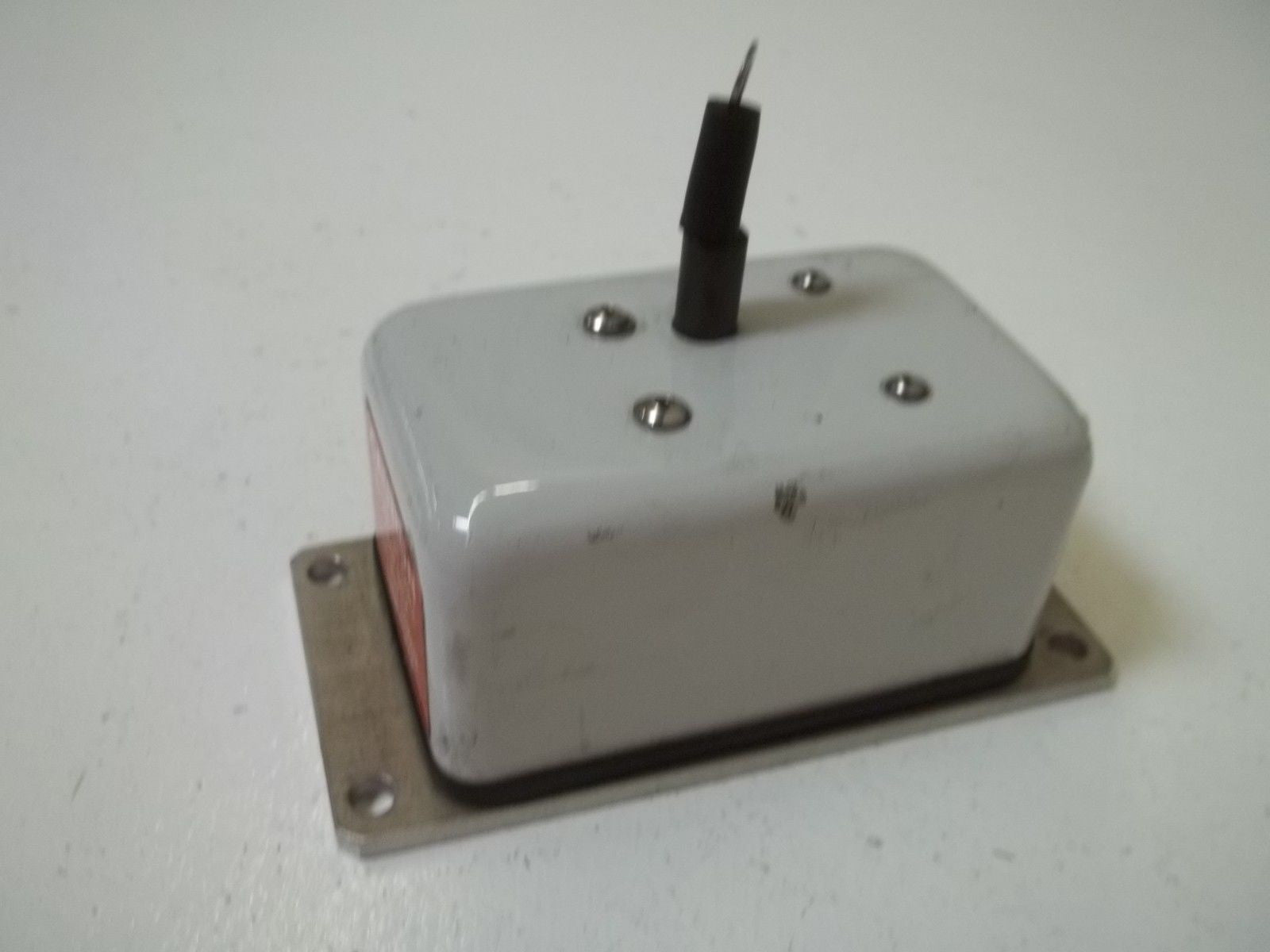 UNIMEASURE, INC. P1010-10-DS-NJC ADJUSTABLE PRESSURE TRANSDUCER *USED*