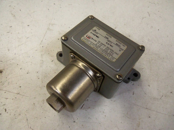 UNITED ELECTRIC J6-136-9501 PRESSURE SWITCH *USED*
