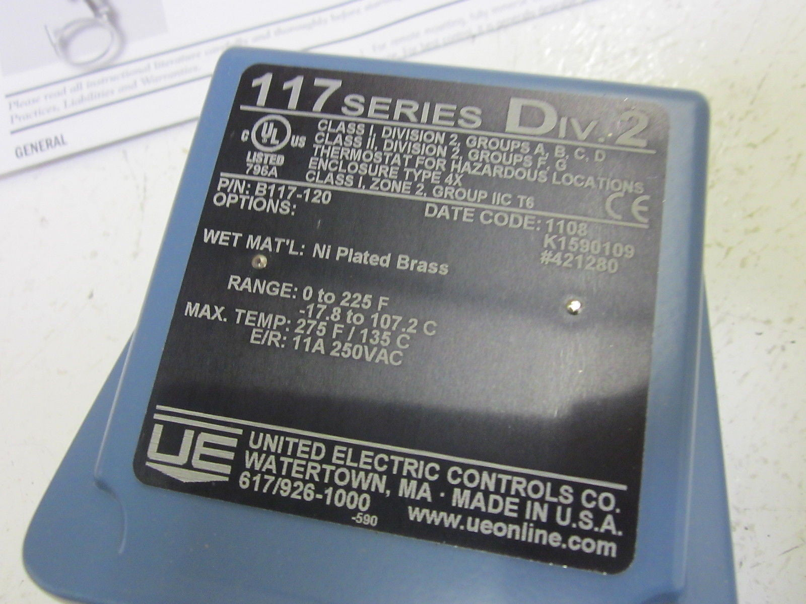 UNITED ELECTRIC B117-120 TEMPERATURE CONTROL  0-225 F *NEW IN BOX*