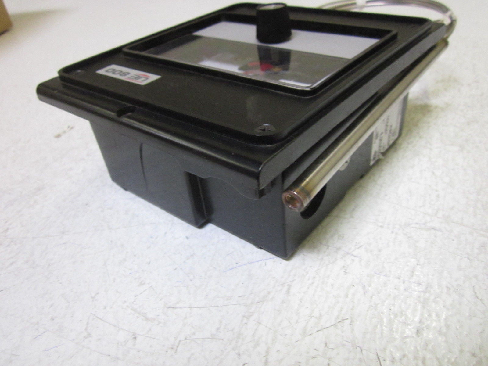 UNITED ELECTRIC 4BS 125V TEMPERATURE CONTROLLER *USED*