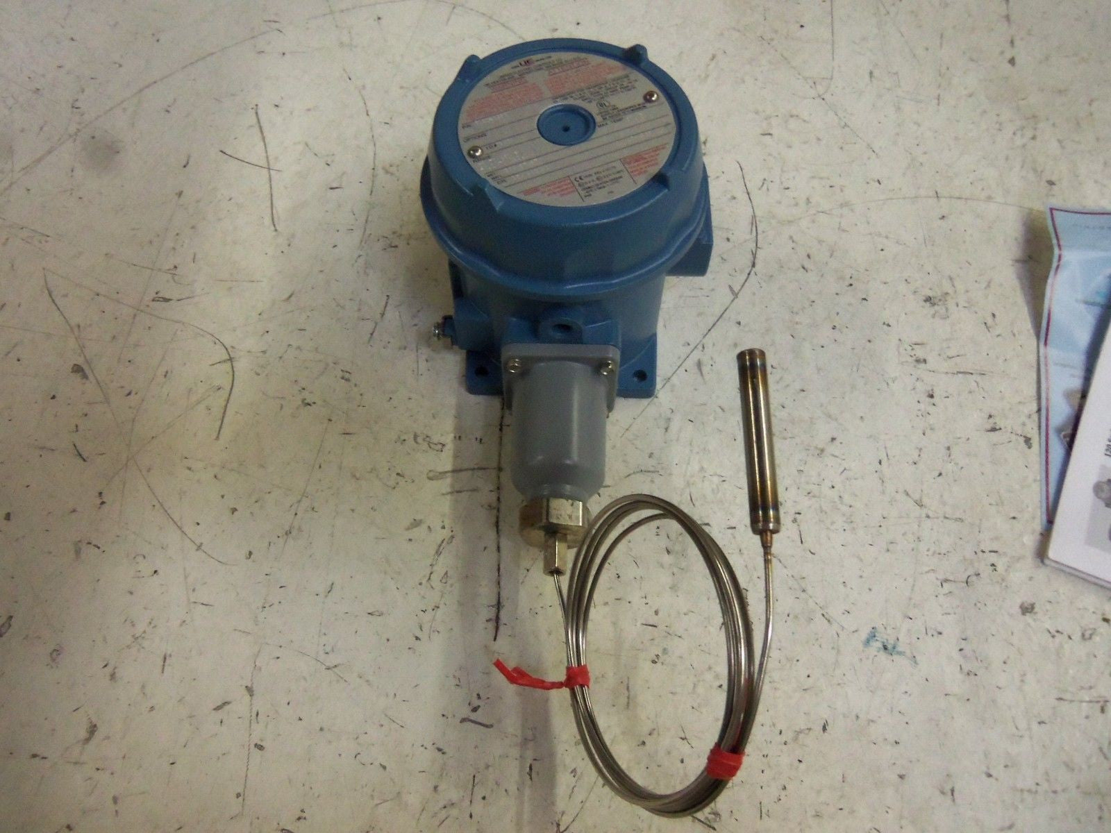 UNITED ELECTRIC E121-2BSB TEMPERATURE SWITCH *NEW IN BOX*