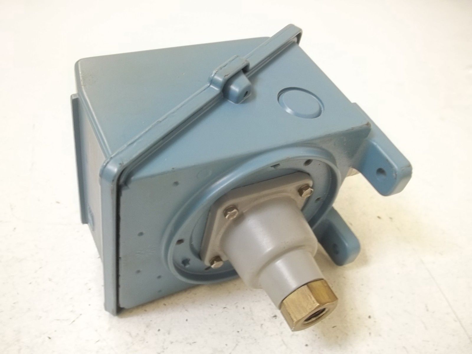 UNITED ELECTRIC J402-270 PRESSURE CONTROL *USED*