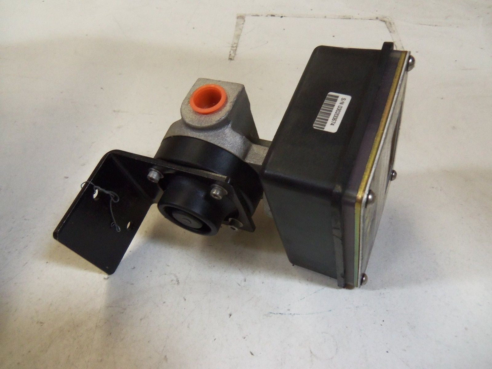 UNIVERSAL FLOW MONITORS, INC. SN-ASB2GLM-4-300V.9-A *USED*