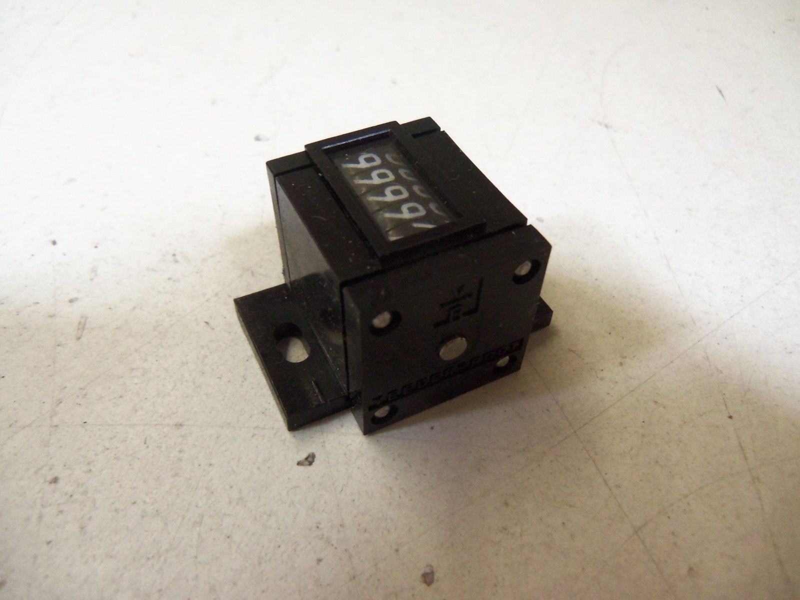 VEEDER-ROOT 745815-001 *USED*