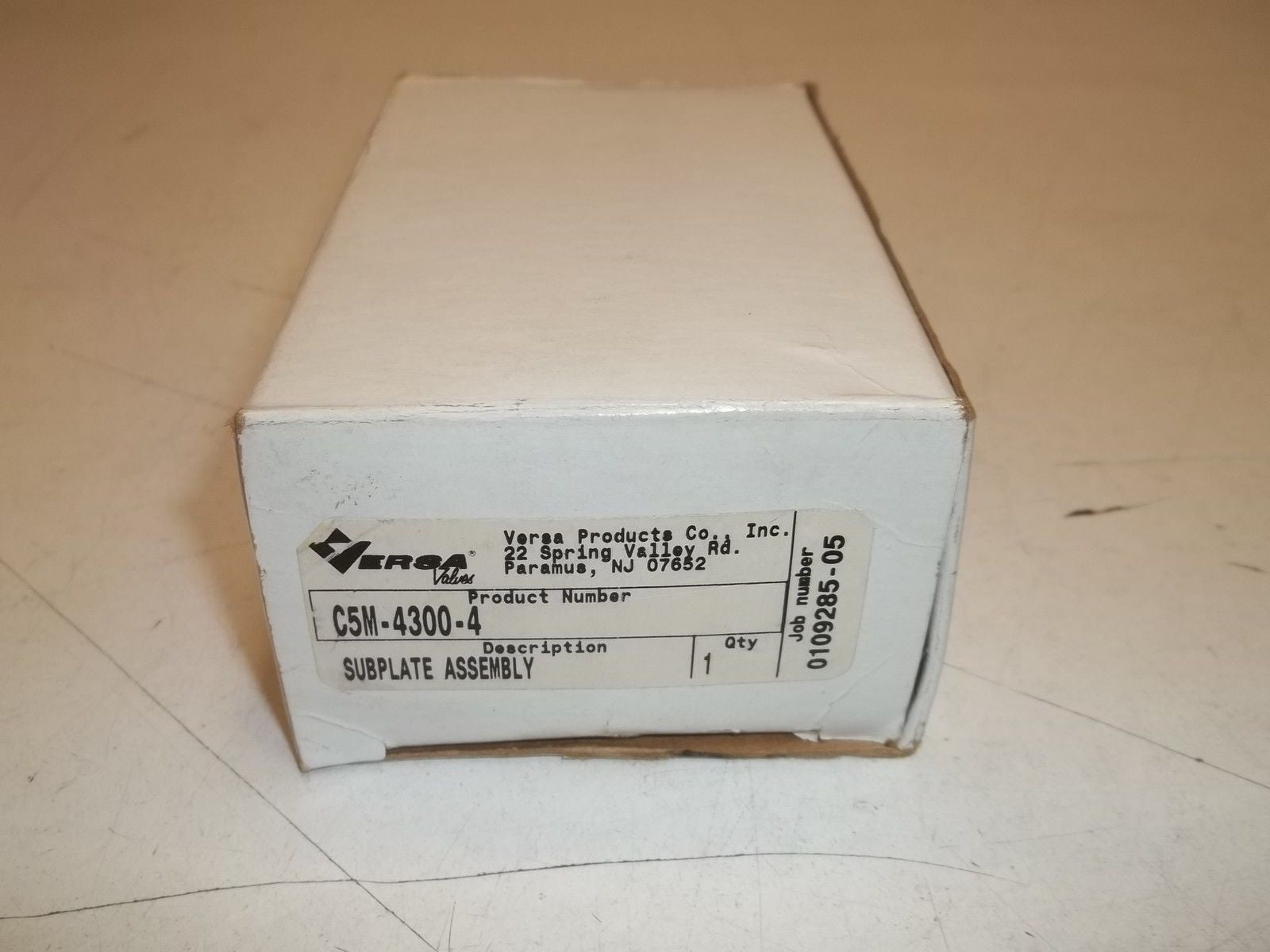 VERSA C5M-4300-4 SUBPLATE ASSEMBLY *NEW*