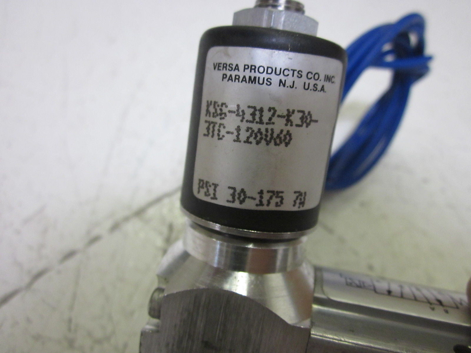 VERSA KSG-4312-K30-3TC-120V VALVE   *USED*