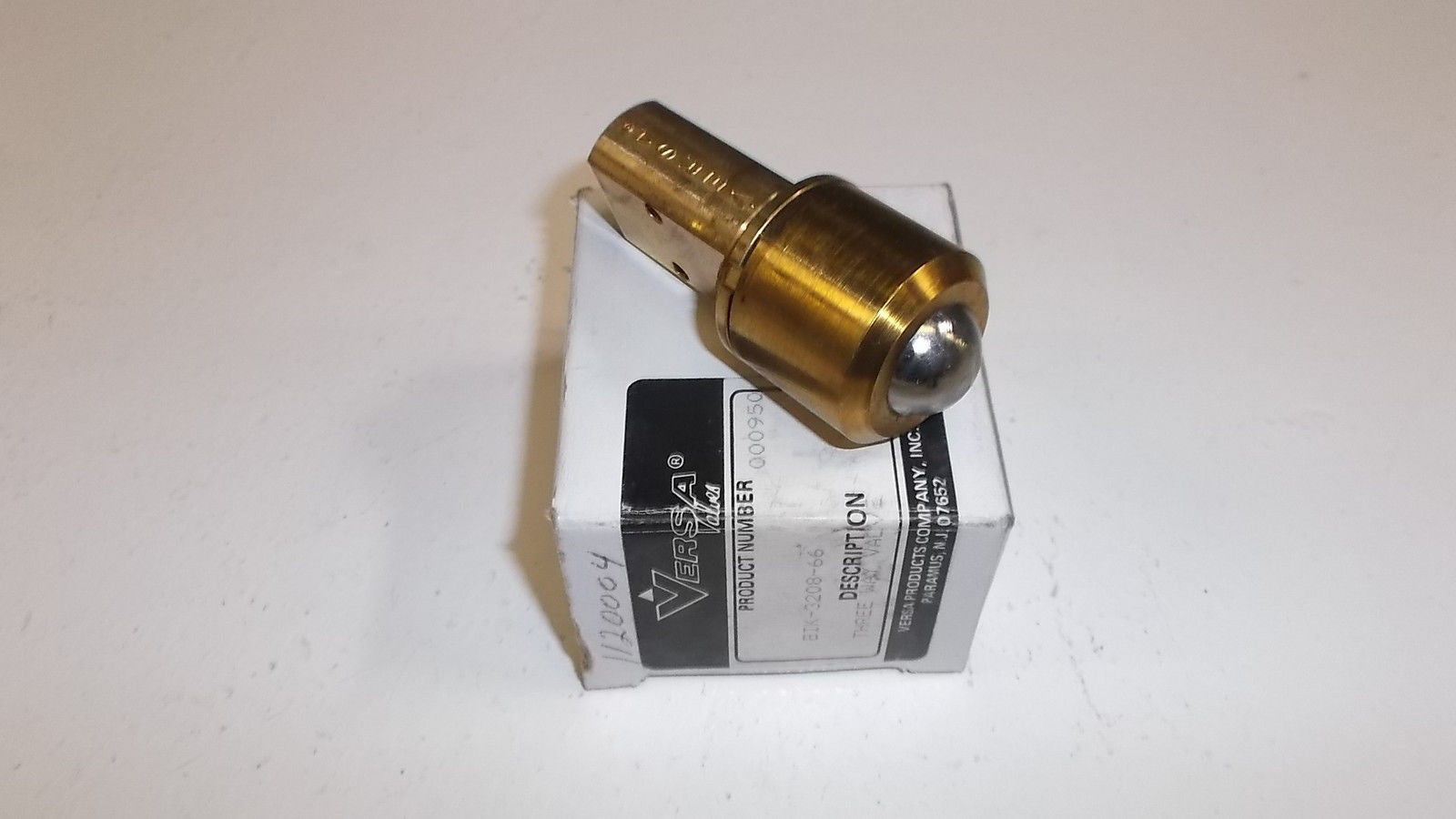 VERSA THREE WAY VALVE BIK-3208-66 *NEW*