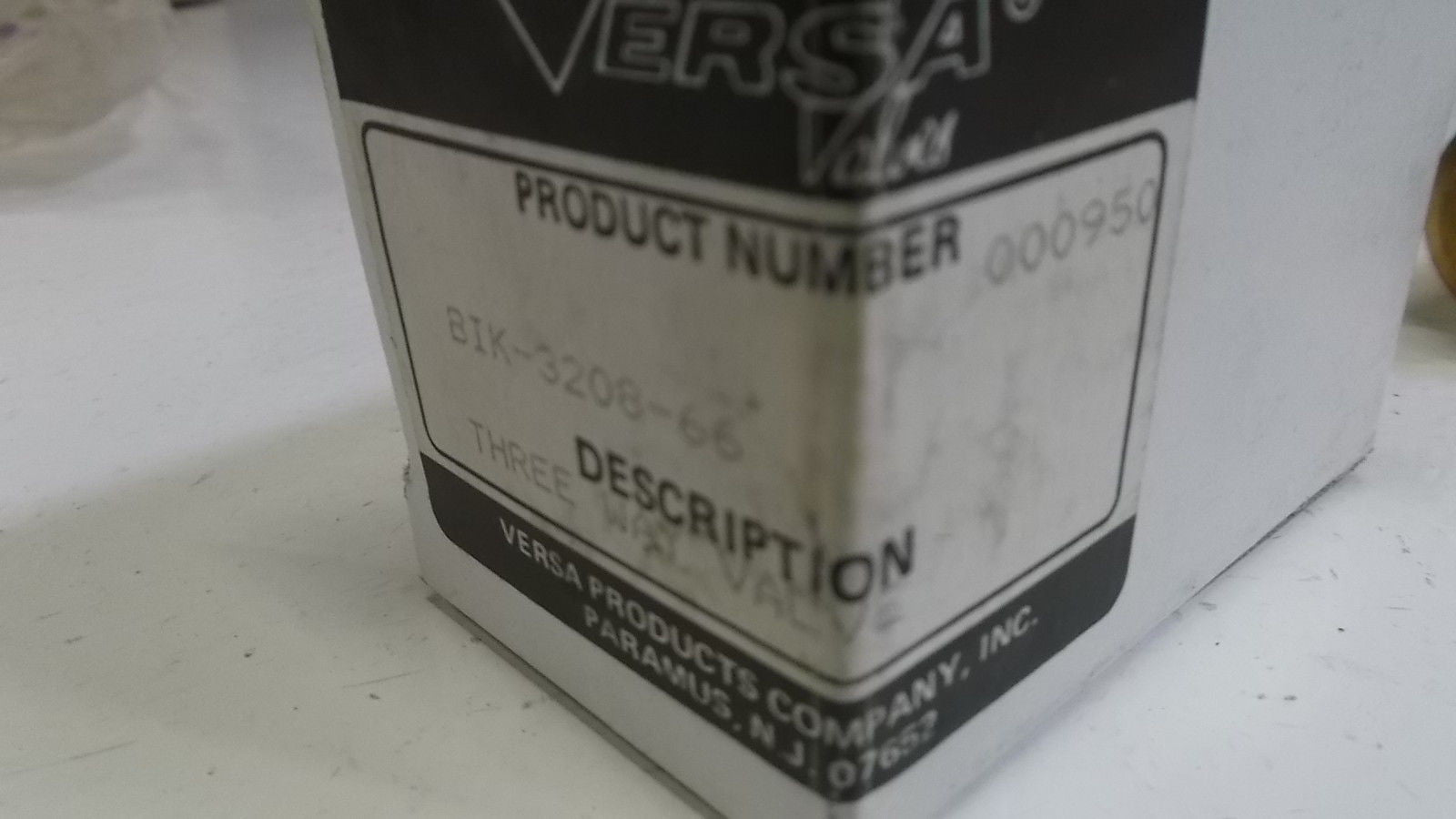 VERSA THREE WAY VALVE BIK-3208-66 *NEW*