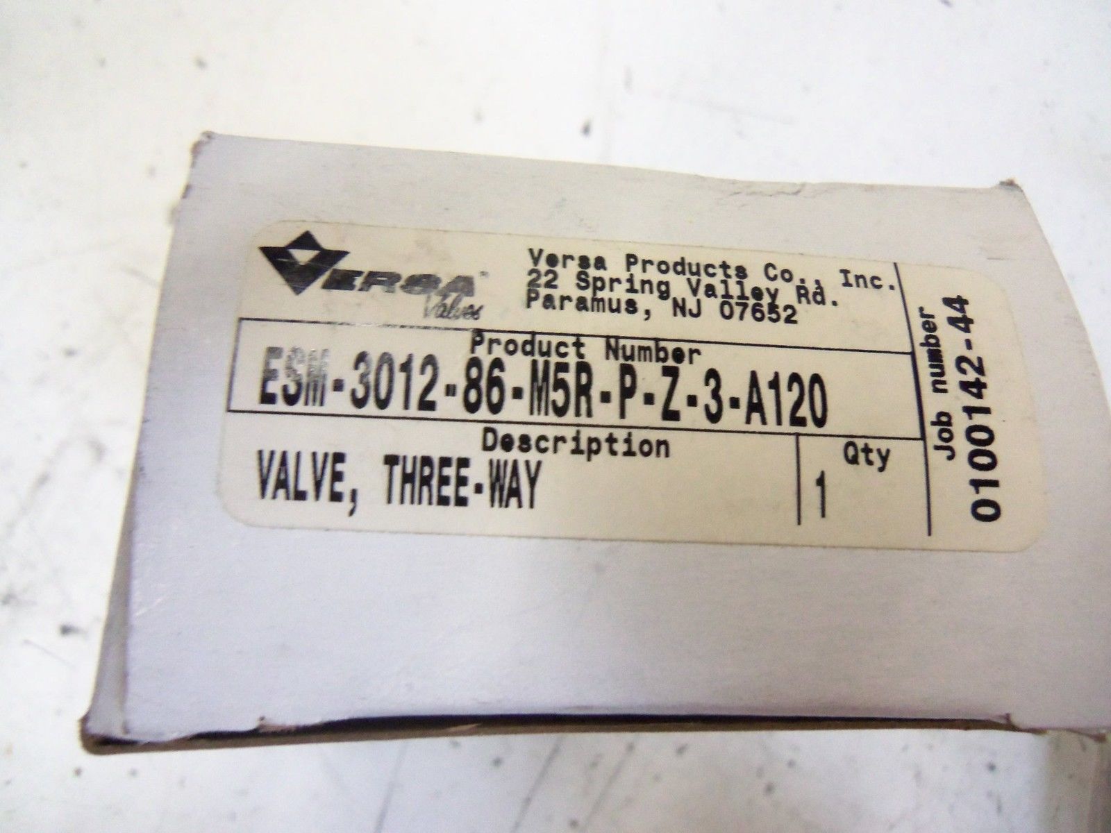 VERSA VALVES ESM-3012-86-M5R-P-Z-3-A120 *NEW IN BOX*