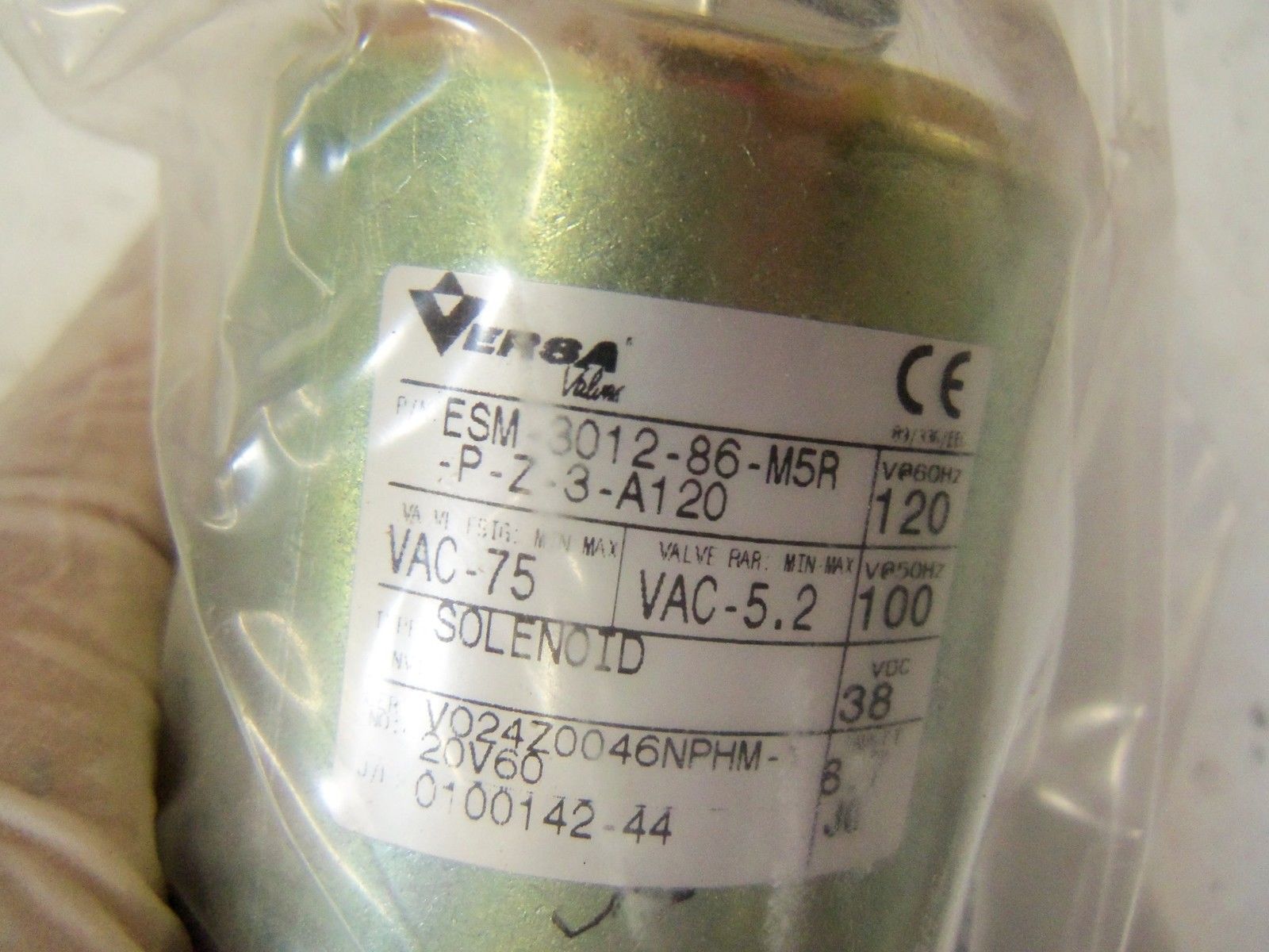 VERSA VALVES ESM-3012-86-M5R-P-Z-3-A120 *NEW IN BOX*