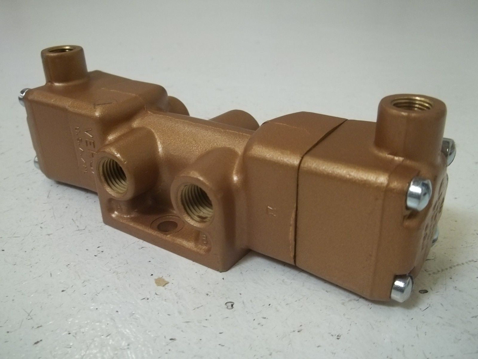 VERSA VPP-4322-1 PNEUMATIC SOLENOID AIR VALVE *NEW IN BOX*