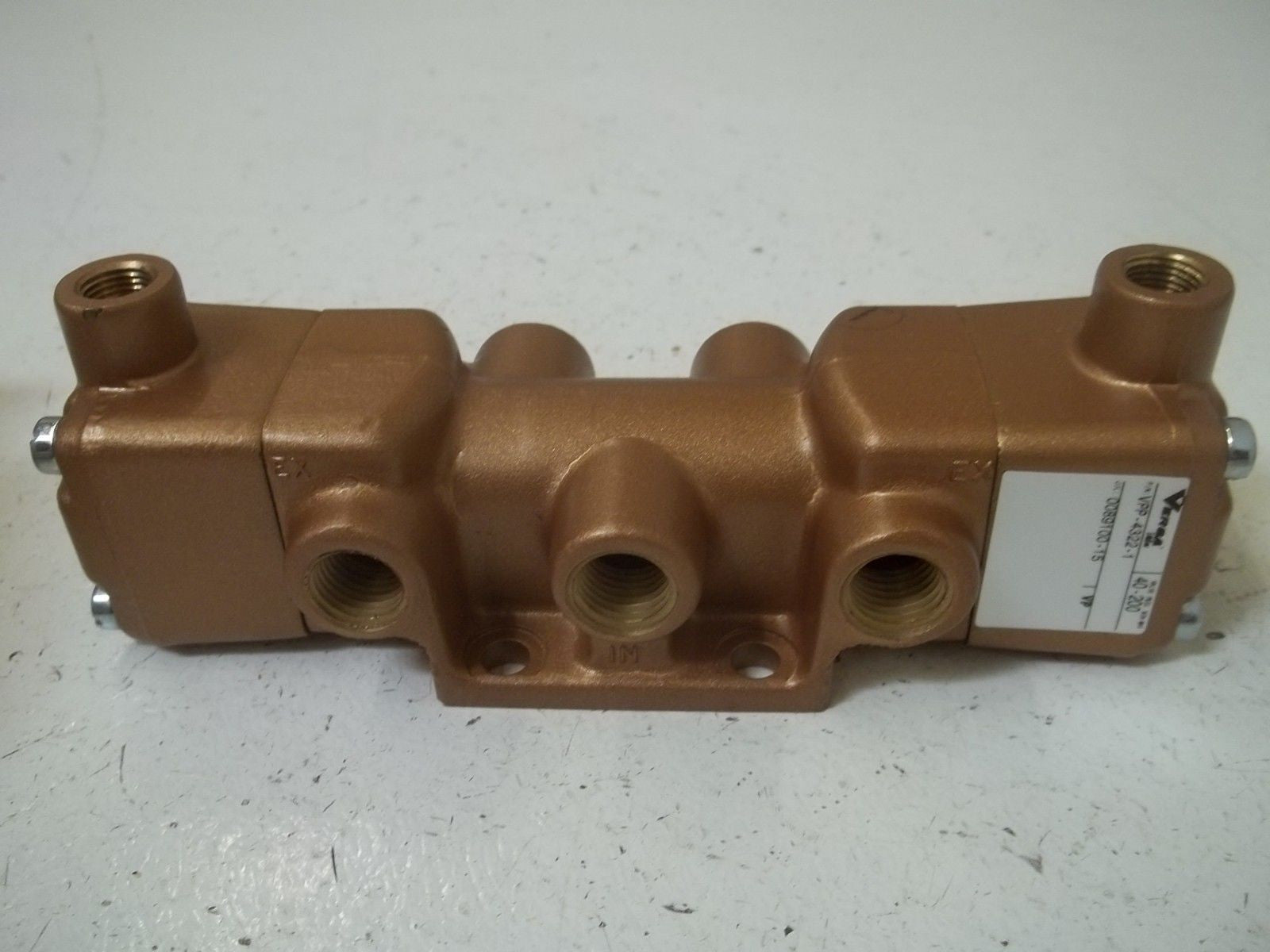 VERSA VPP-4322-1 PNEUMATIC SOLENOID AIR VALVE *NEW IN BOX*