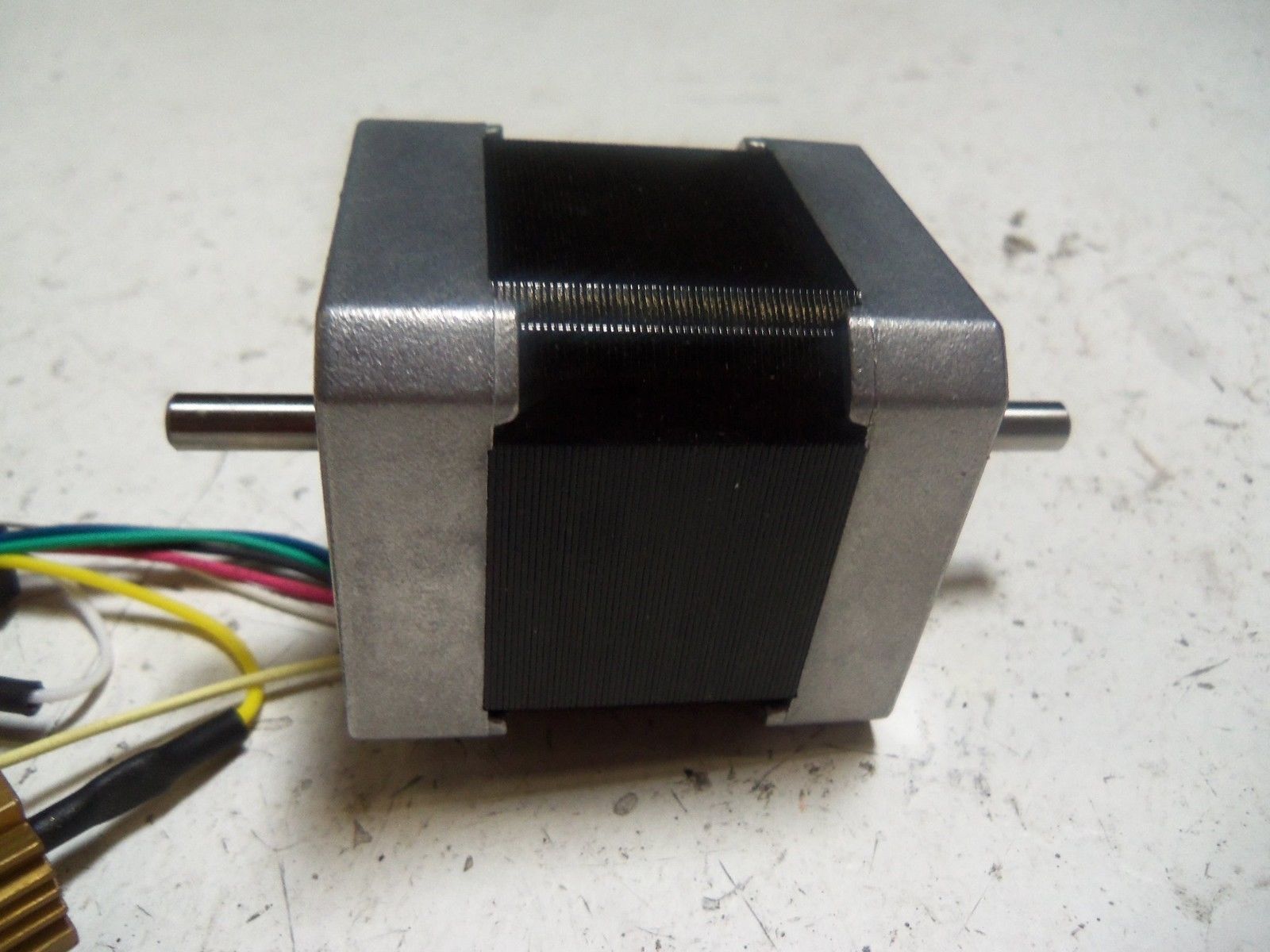 VEXTA PK245-02BA STEP MOTOR *USED* (AS PICTURED)
