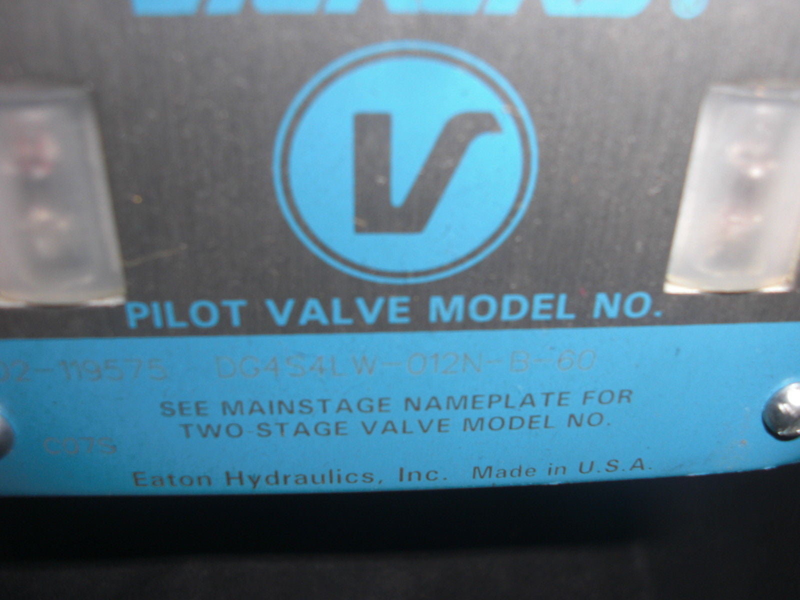 VICKERS 02-119575  DG4S4LW-012N-B-60 *USED*