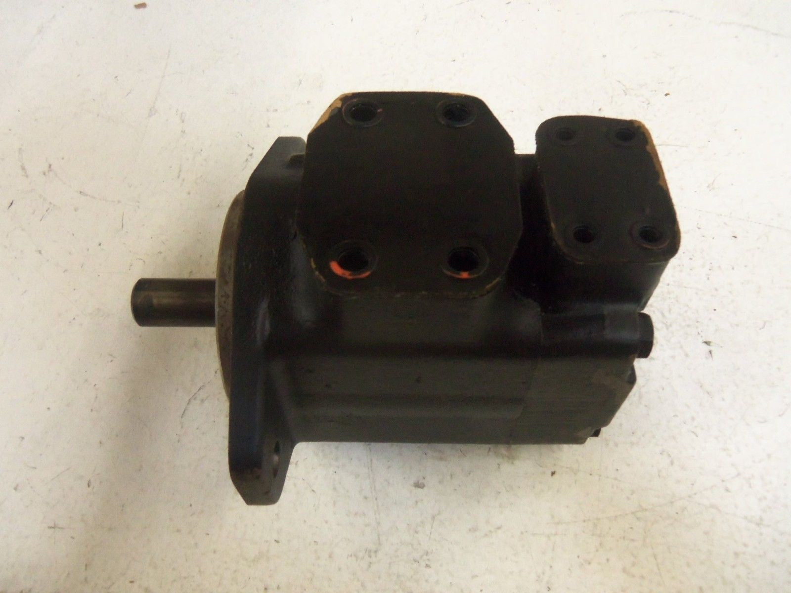 VICKERS 20V8A1C22R 2137104-3 *USED*