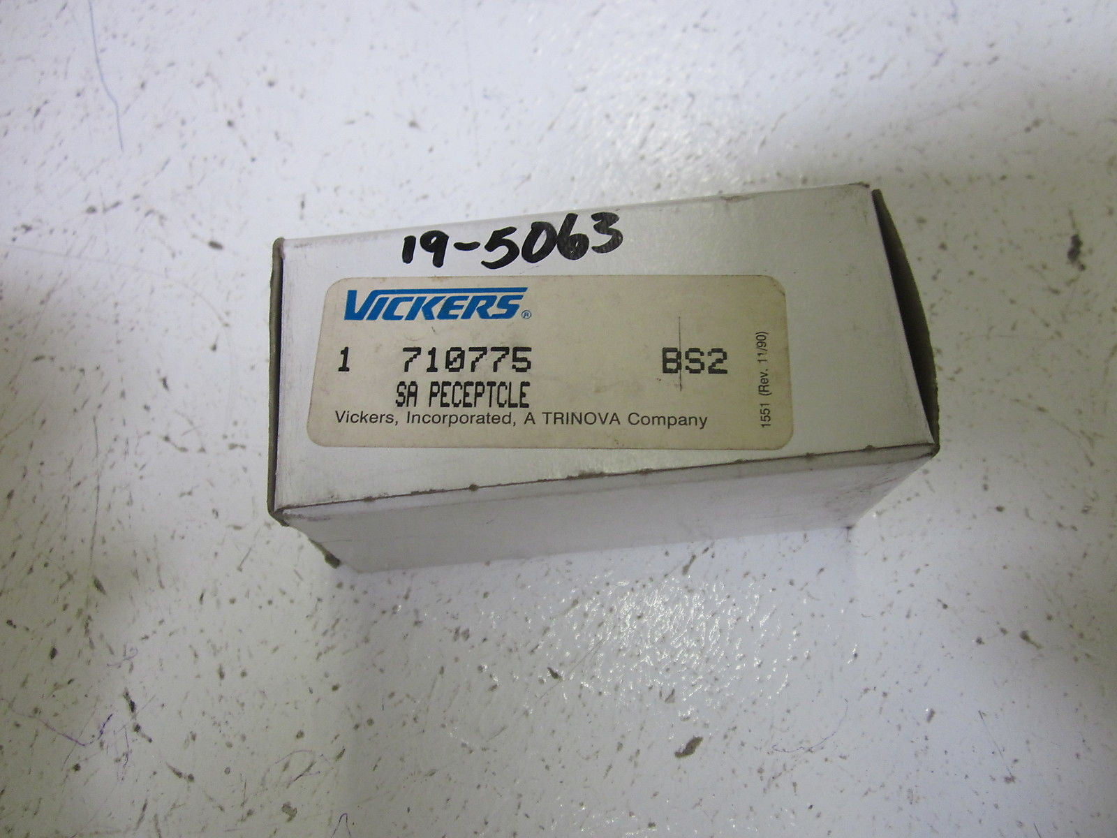 VICKERS 710775  RECEPTACLE *NEW IN BOX*