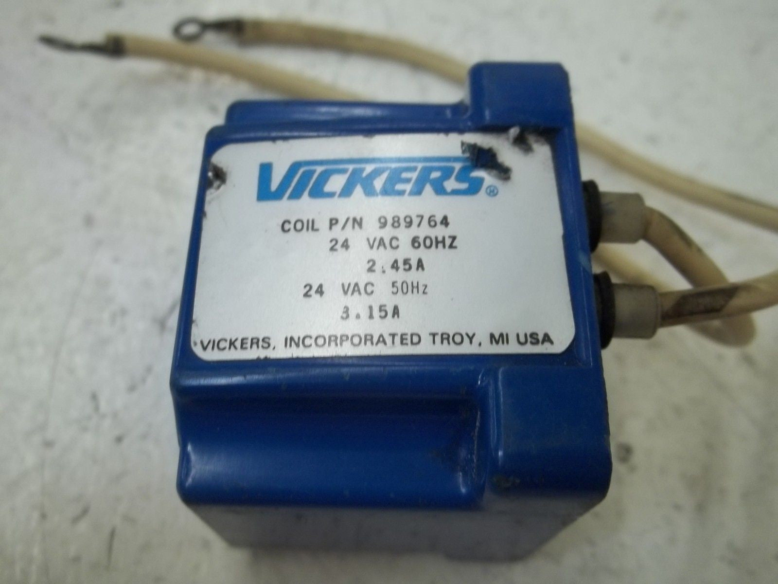 VICKERS 989764 SOLENOID COIL 24VDC 2.45A *USED*