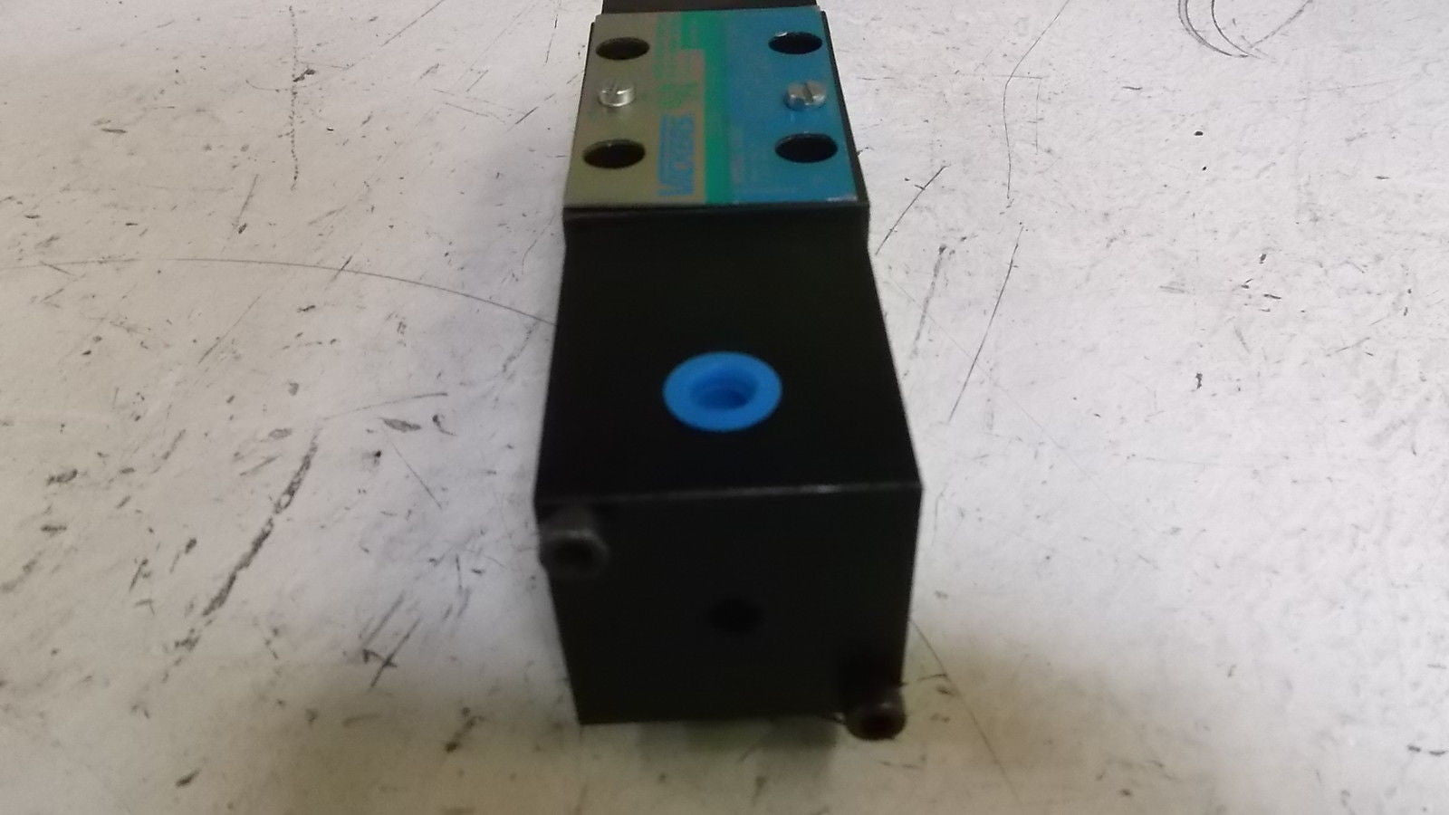 VICKERS DG18V-3-0C-P-60 VALVE *NEW NO BOX*
