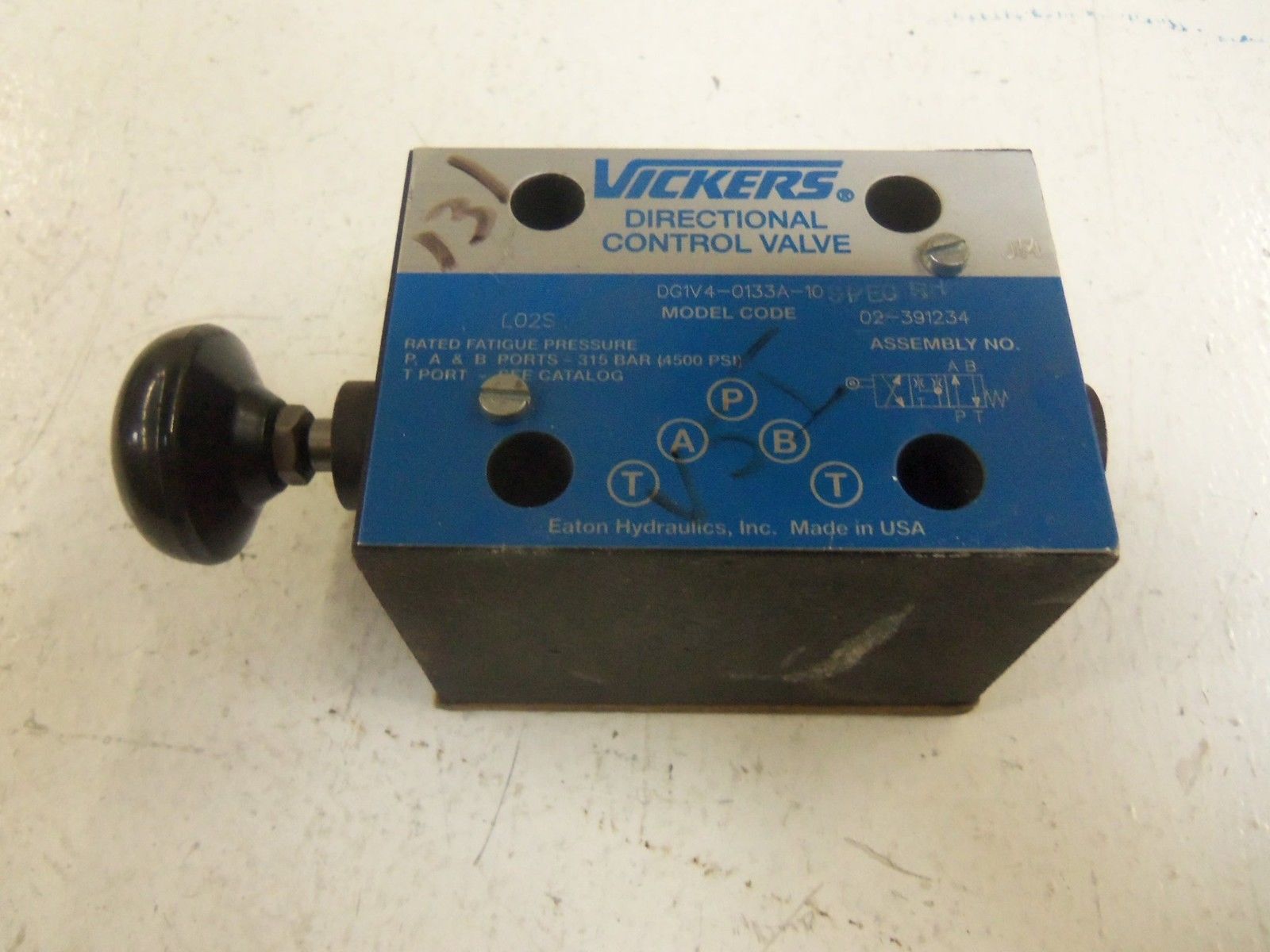 VICKERS DG1V4-0133A-10 SPEC-RH DIRECTIONAL CONTROL VALVE *NEW NO BOX*