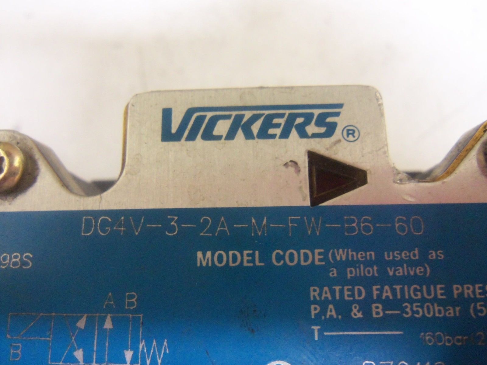 VICKERS DG4V-3-2A-M-FW-B6-60 HYDRAULIC VALVE *NEW NO BOX*