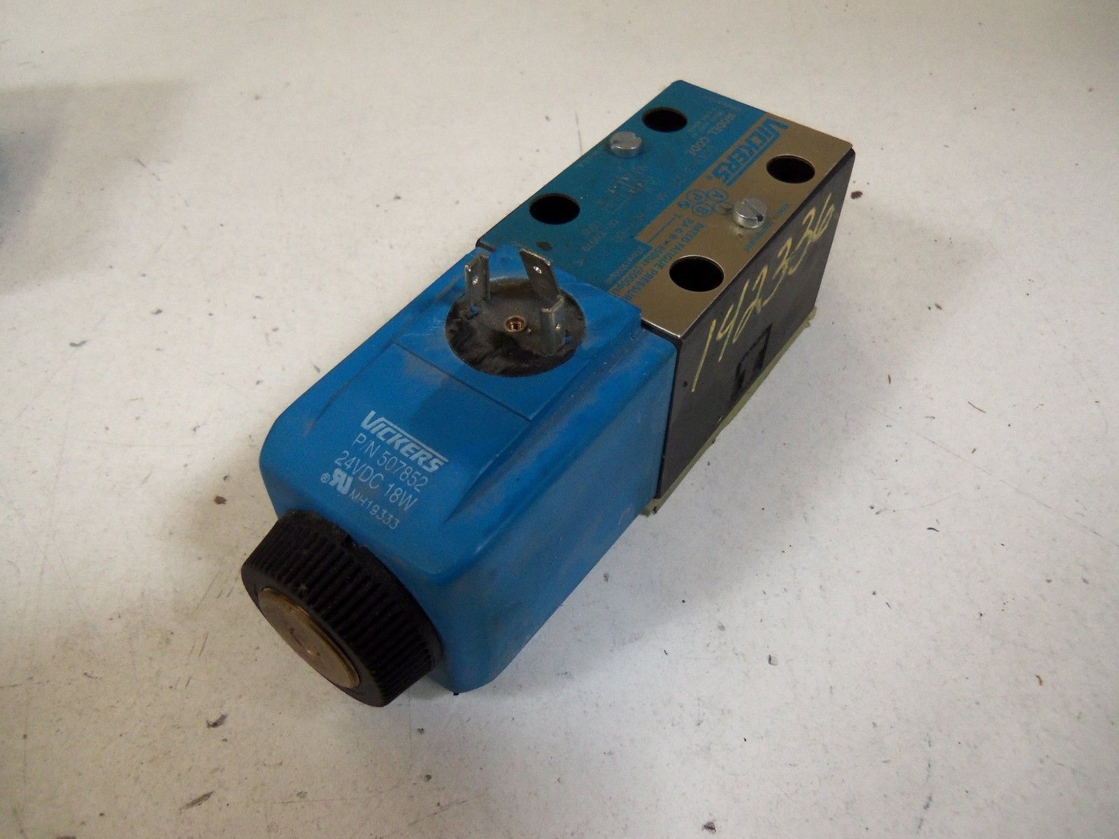 VICKERS DG4V-3-2AL-M-U-HL7-60 *USED*