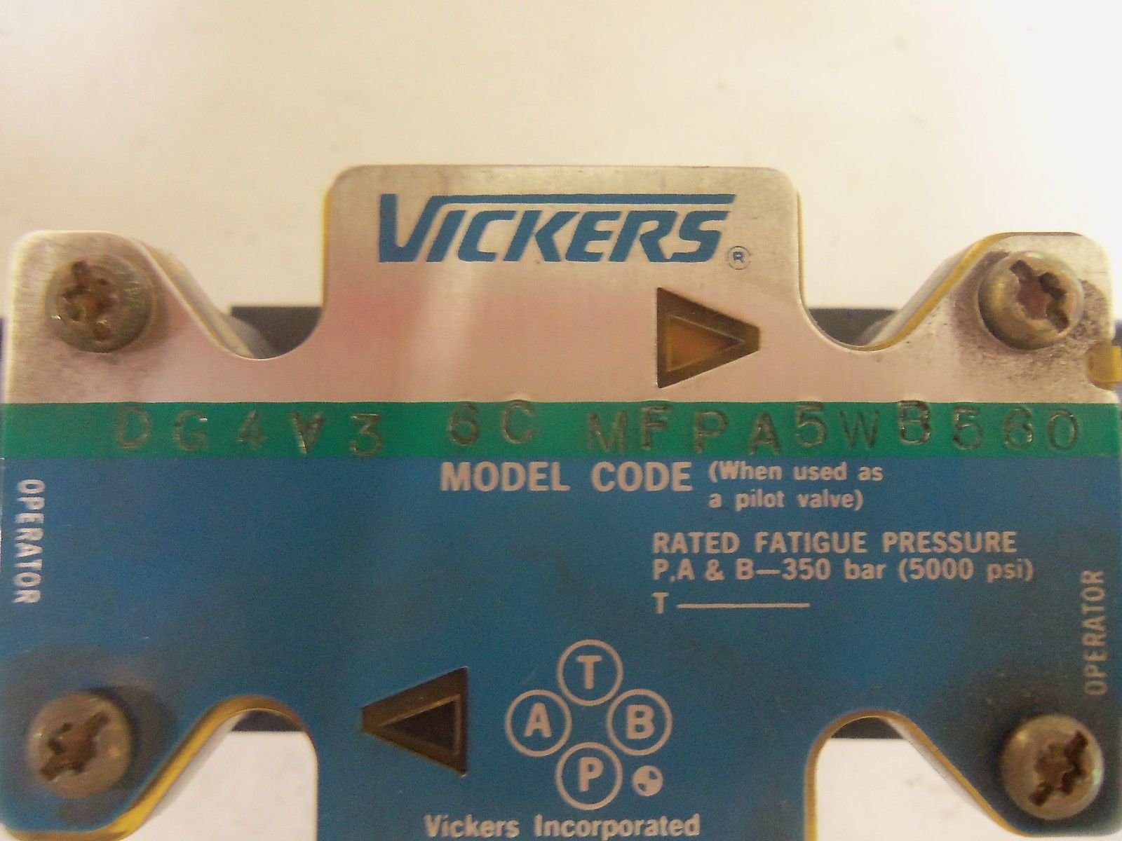 VICKERS DG4V-3-6C-M-FPA5W-B560 *USED*