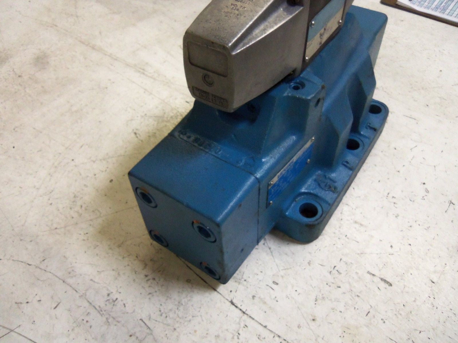VICKERS DG5S4-103C-T-50 VALVE *USED*