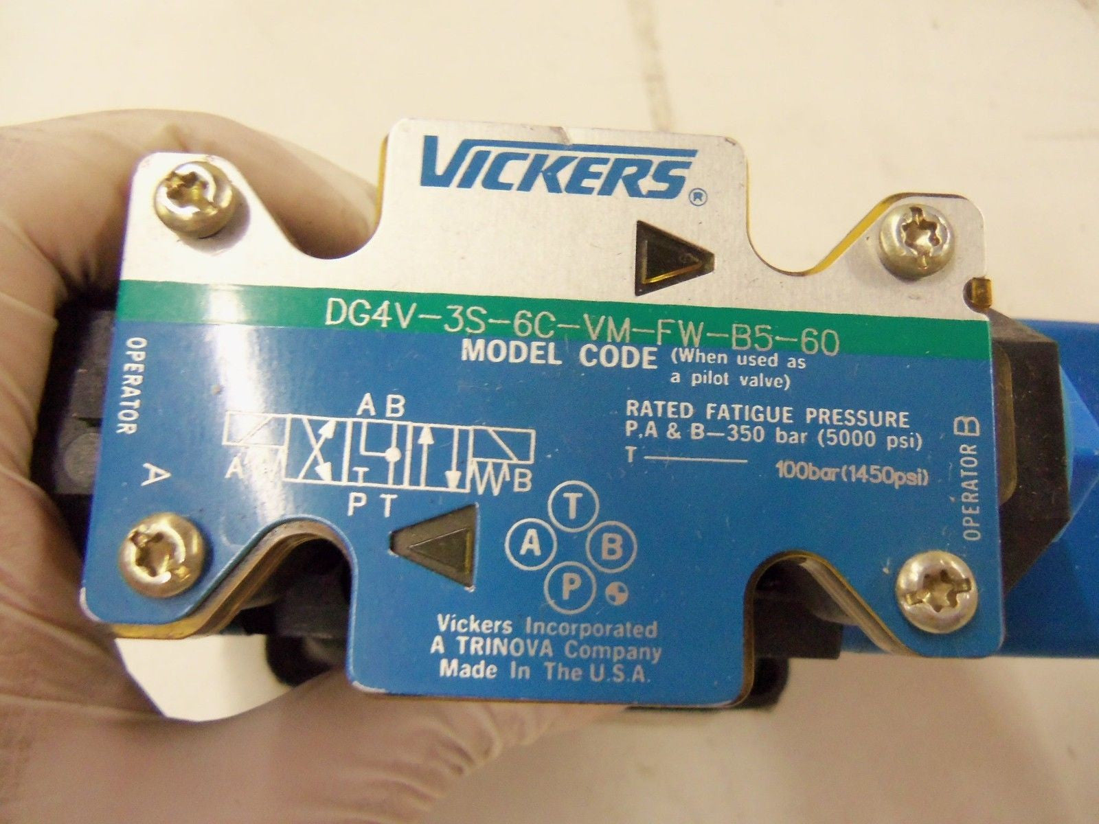 VICKERS DG5S4 048CX R V M FW B5 60 *NEW NO BOX*