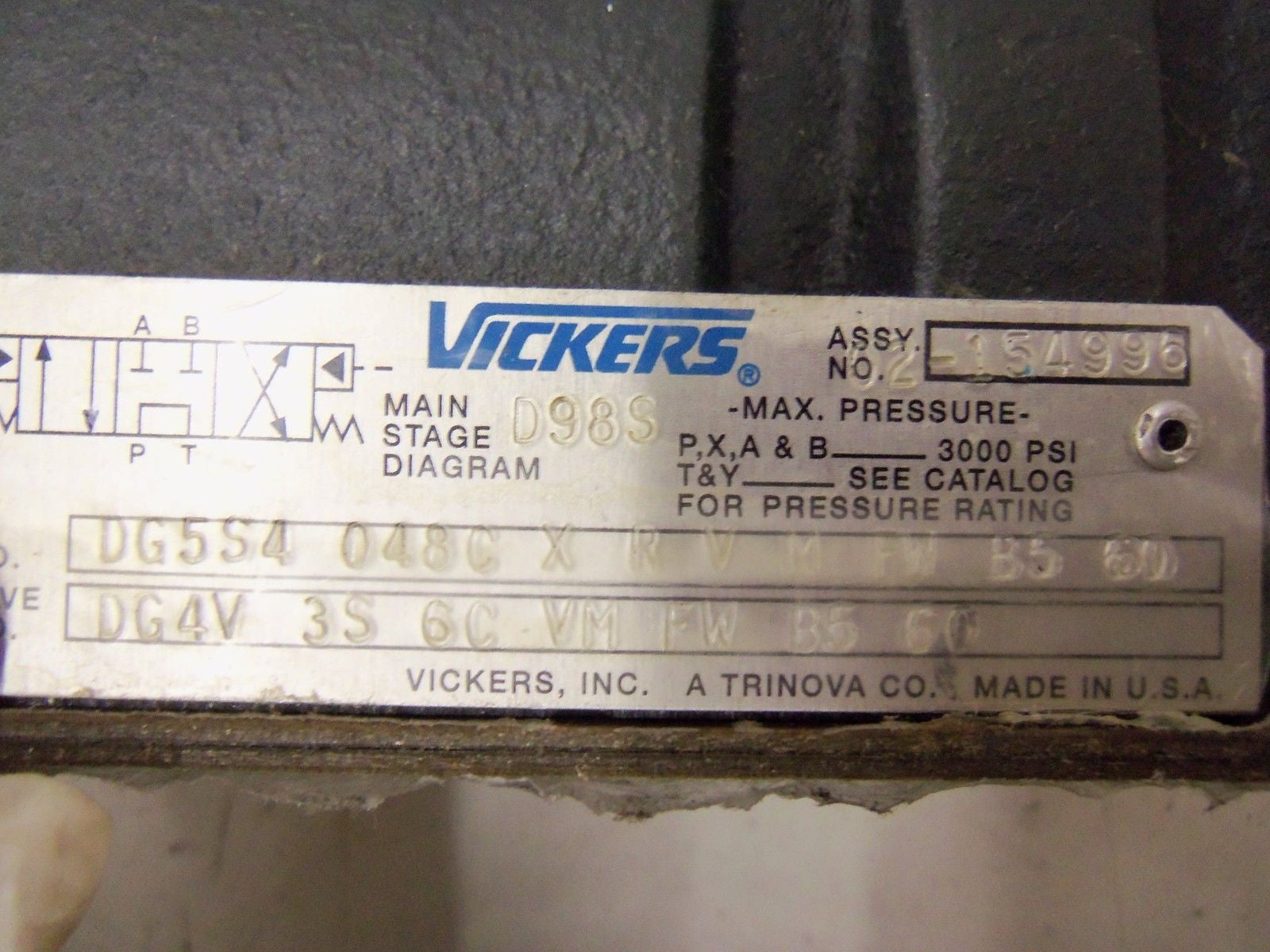 VICKERS DG5S4 048CX R V M FW B5 60 *NEW NO BOX*
