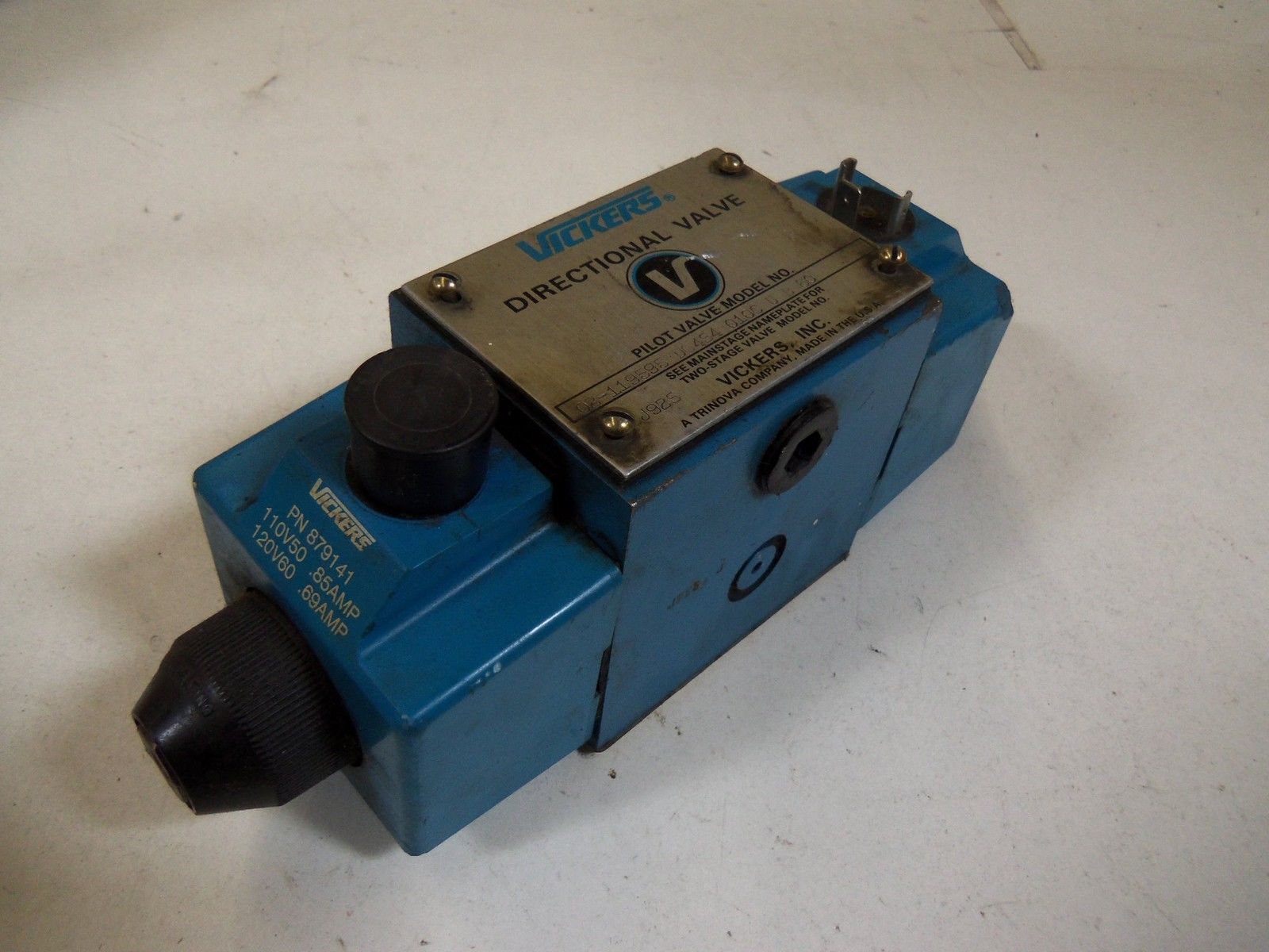VICKERS DIRECTIONAL VALVE 02-119595 DG4S4 010C U B 60 *USED*