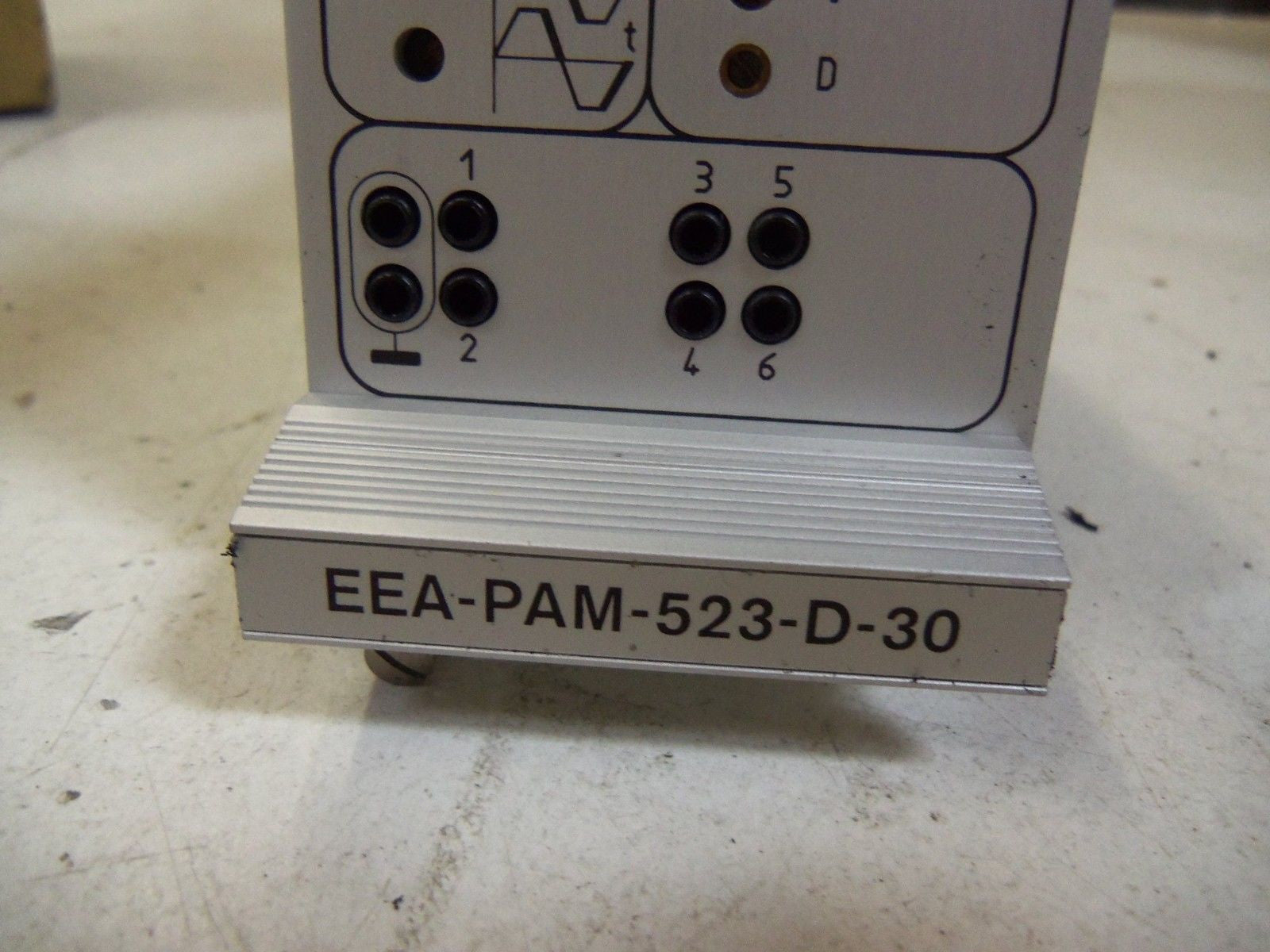VICKERS EEA-PAM-523-D-30 *USED*