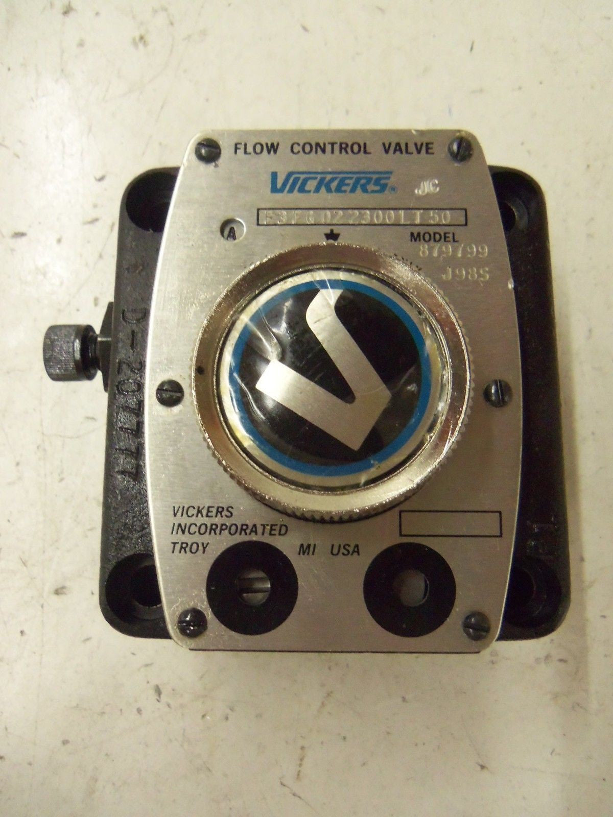 VICKERS F3FG022300LT50 FLOW CONTROL VALVE *NEW NO BOX*