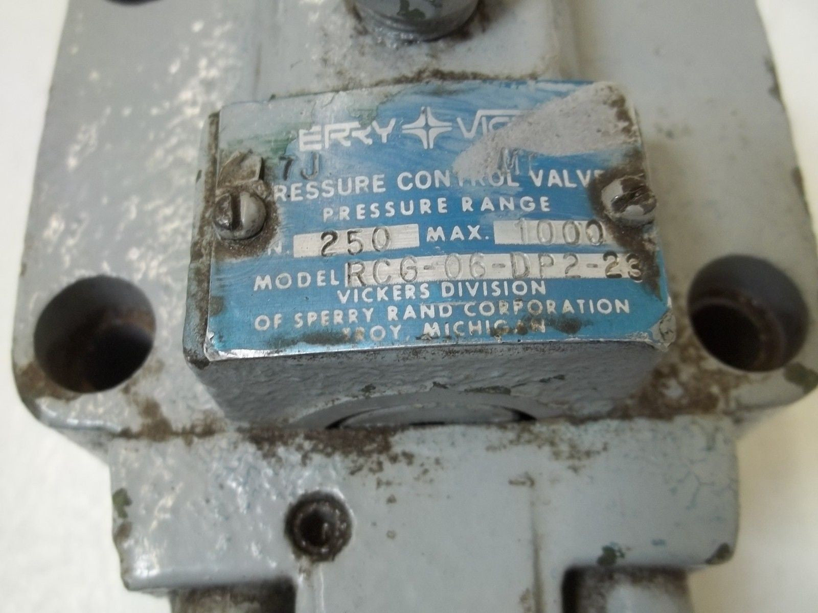 VICKERS RCG-06-DP2-23 PRESSURE FELIEF VALVE *USED*