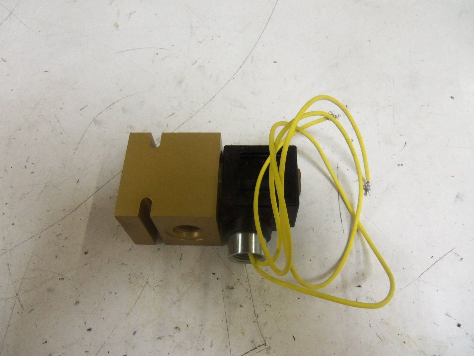 VICKERS SV410C8H115 *USED*