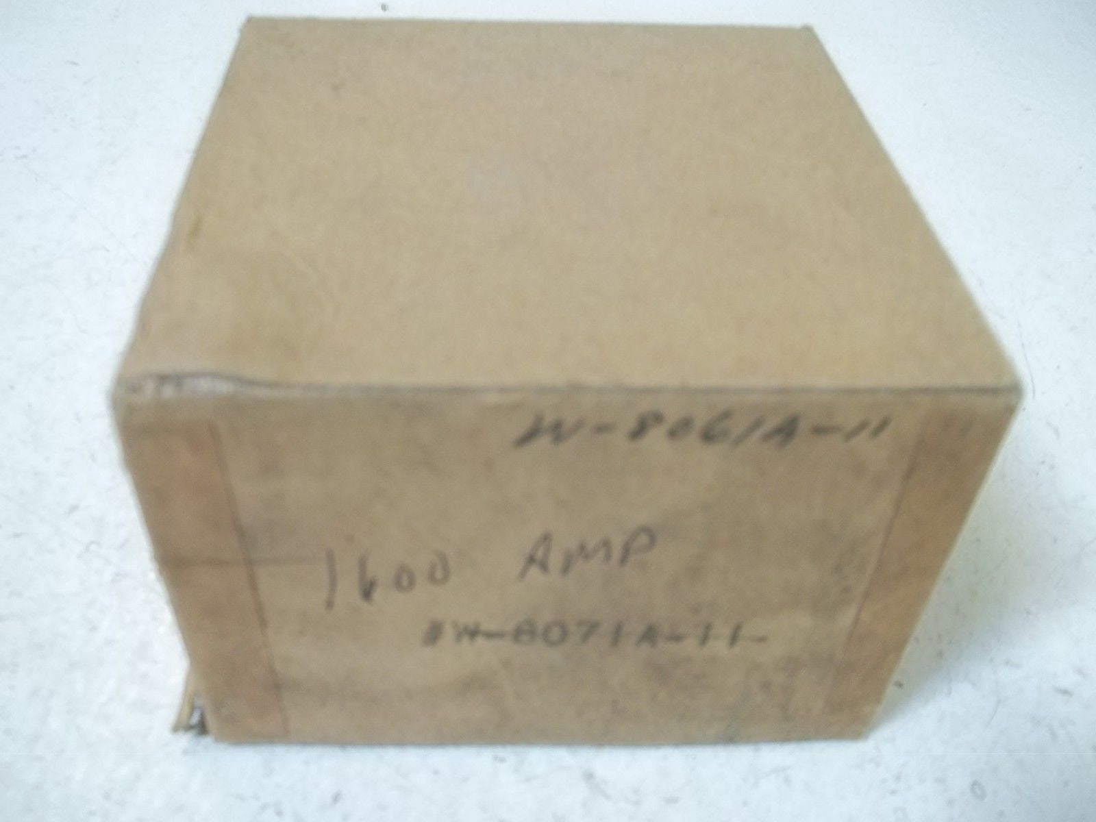 W-8061A-11 D.C. AMPERES 0-1600 *NEW IN BOX*