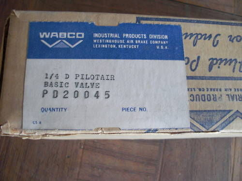 WABCO PD20045 1/4 D PILOTAIR VALVE *NEW IN BOX*