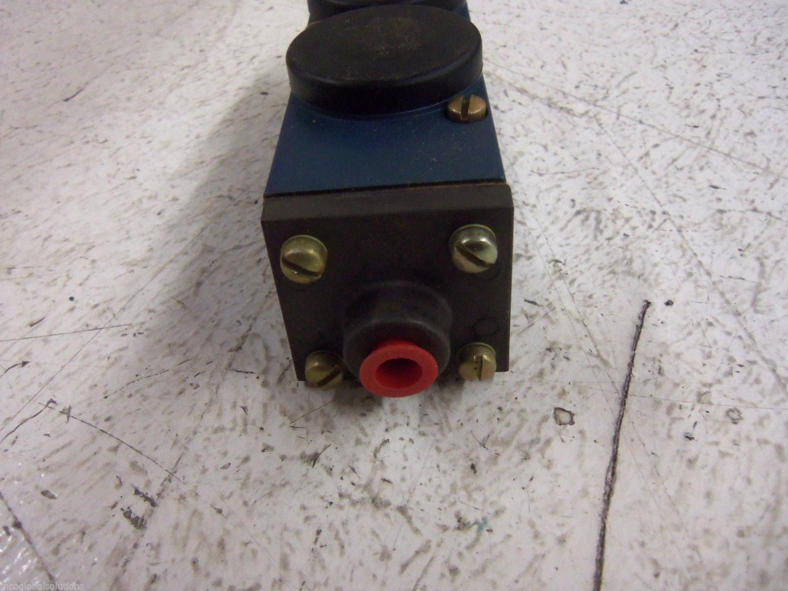 WABCO PJ31610 TASKMASTER VALVE *NEW IN BOX*